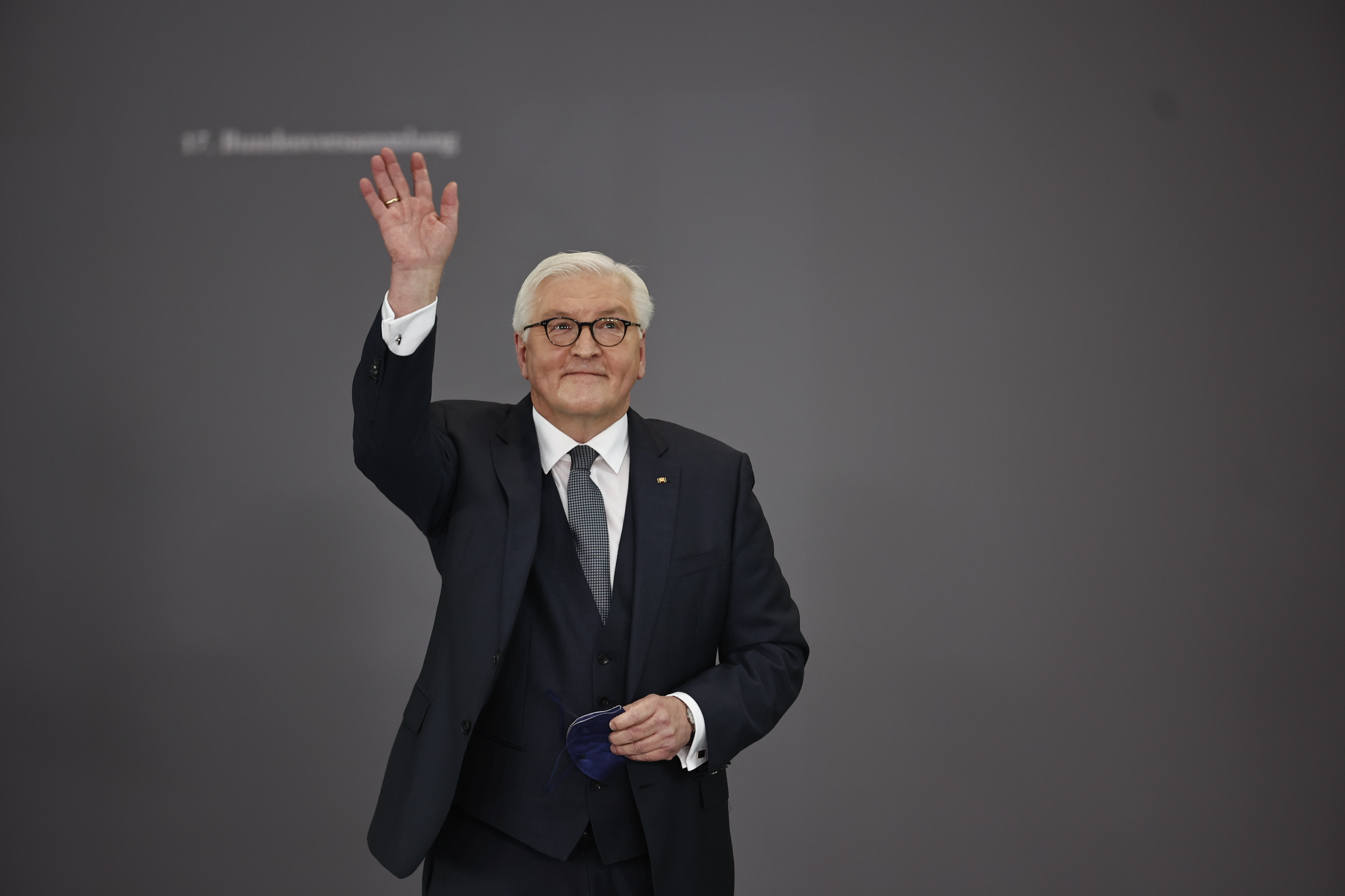 Wiedergewählt mit über 73 Prozent der Stimmen: Bundespräsident Frank-Walter Steinmeier am 13.02.2022 in der Bundesversammlung