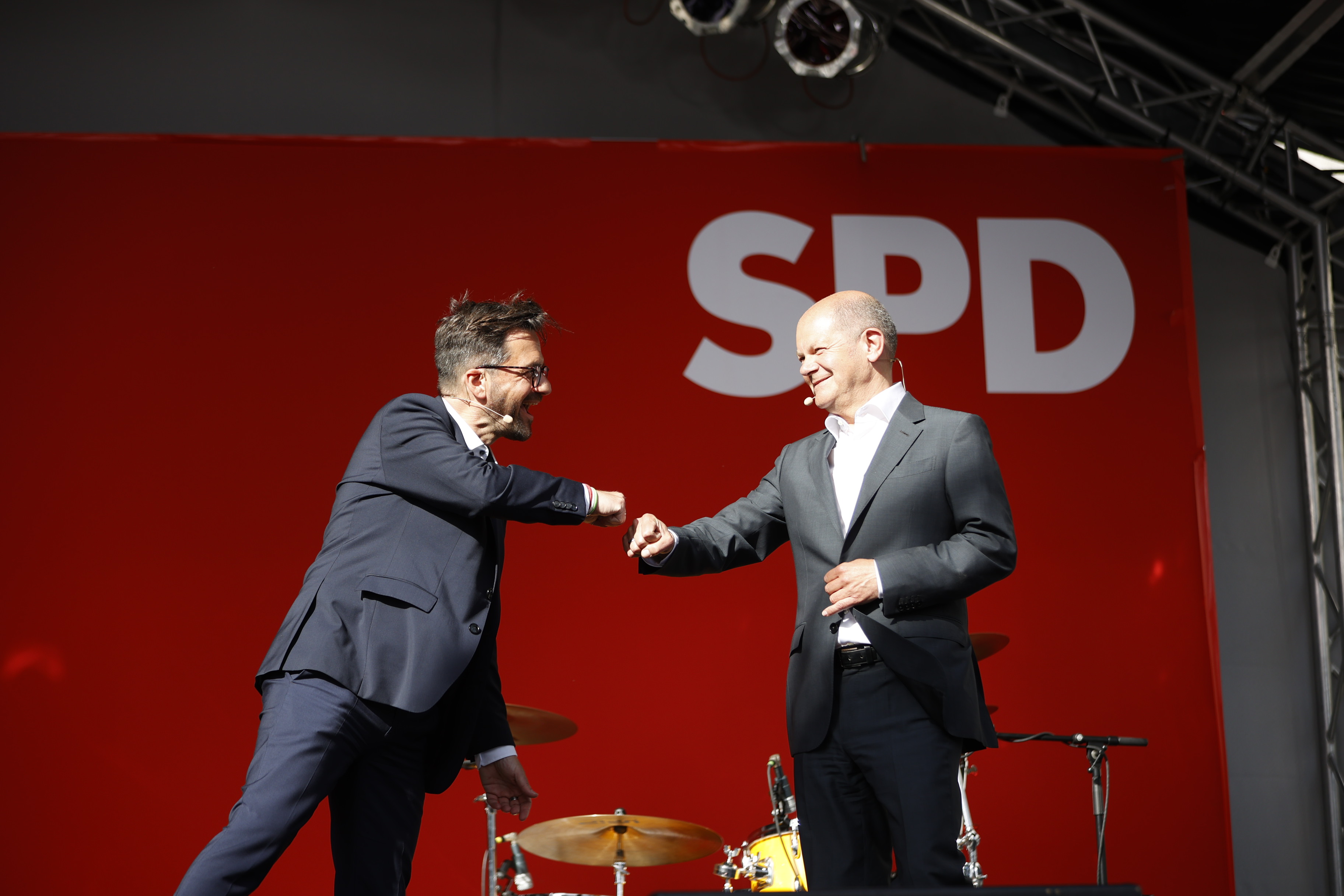 Gemeinsam für den SPD-Wahlsieg in Nordrhein-Westfalen: Spitzenkandidat Thomas Kutschaty und Bundeskanzler Olaf Scholz.