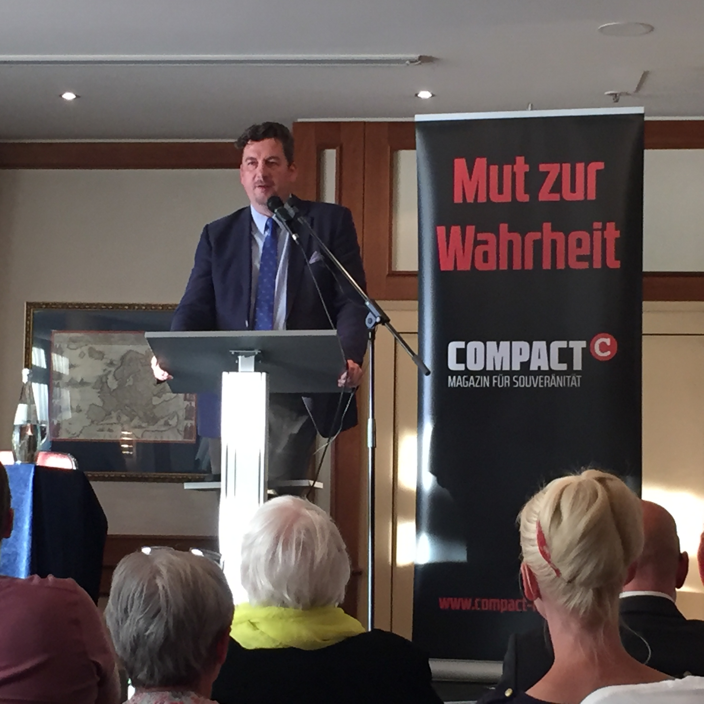 Holger Arppe als Redner bei Compact