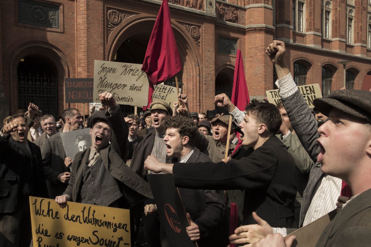 Darstellung kommunistischer Proteste in „Babylon Berlin“: Eine fiktive Serie muss nicht so korrekt erzählen wie ein klassisches Doku-Drama.