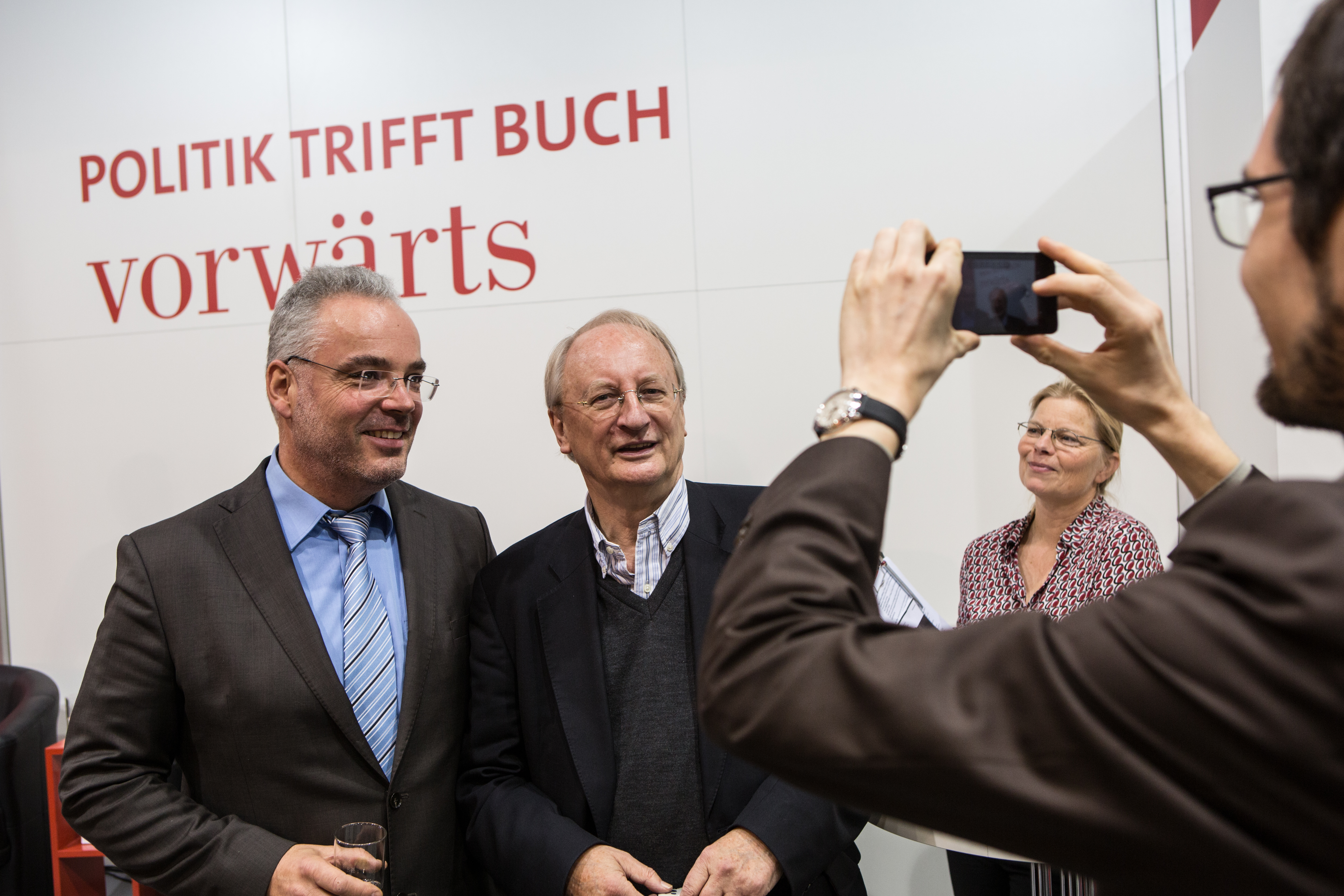 Markus Nierth und Klaus Staeck auf der Frankfurter Buchmesse