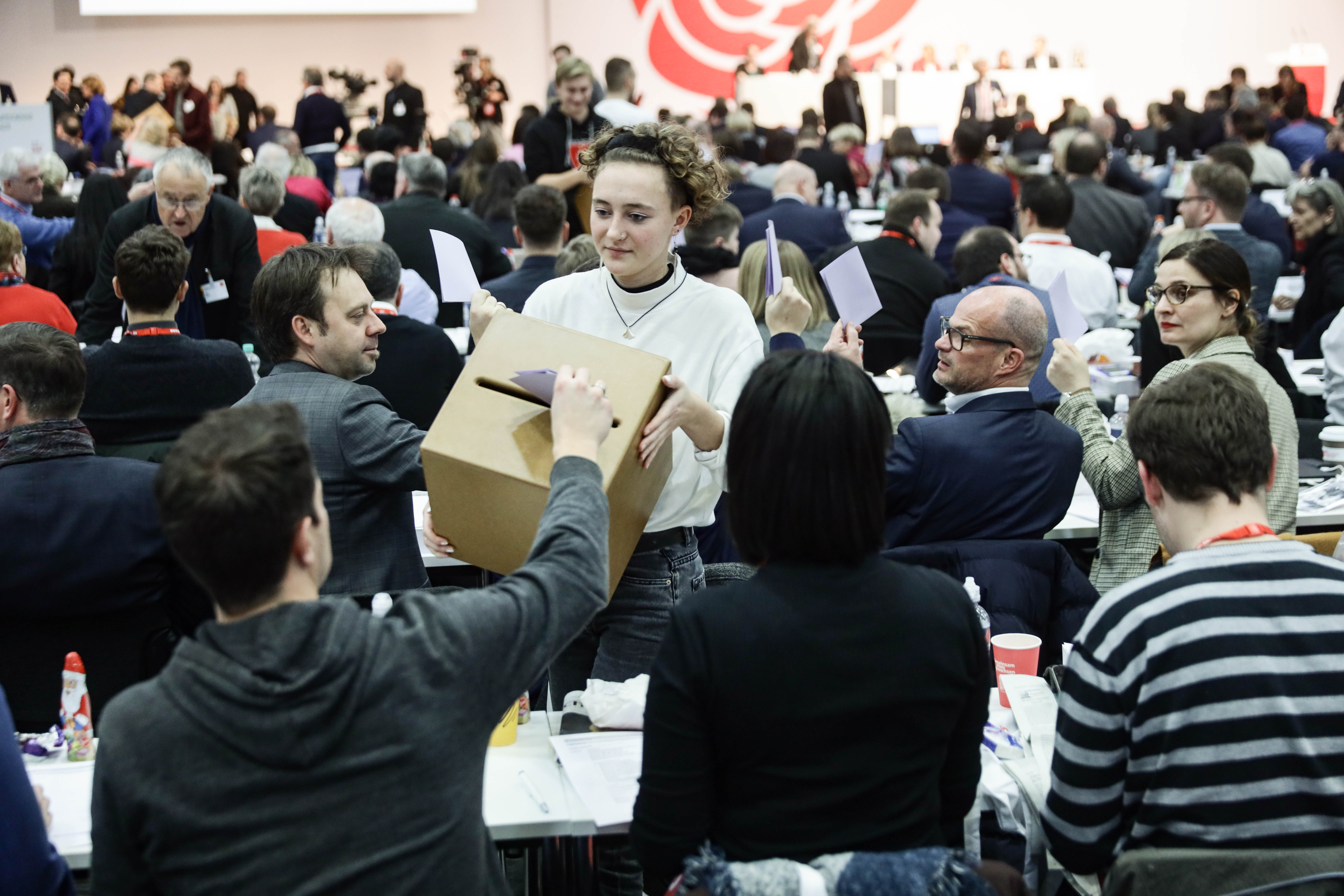 Stimmabgabe in Berlin: Am Freitag wählten die Delegierten des Parteitags die neue Parteiführung.