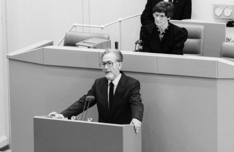 Erhard Eppler am 17. Juni 1989 im Bundestag: das Ende der SED vorhergesagt