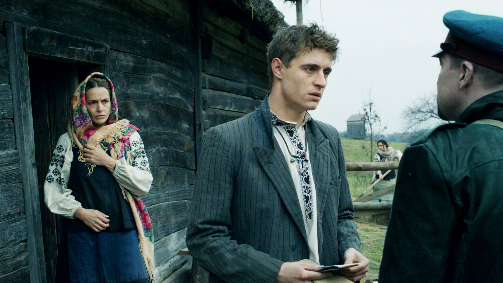 Yuri (Max Irons) muss den Rebellen in sich erst noch entdecken