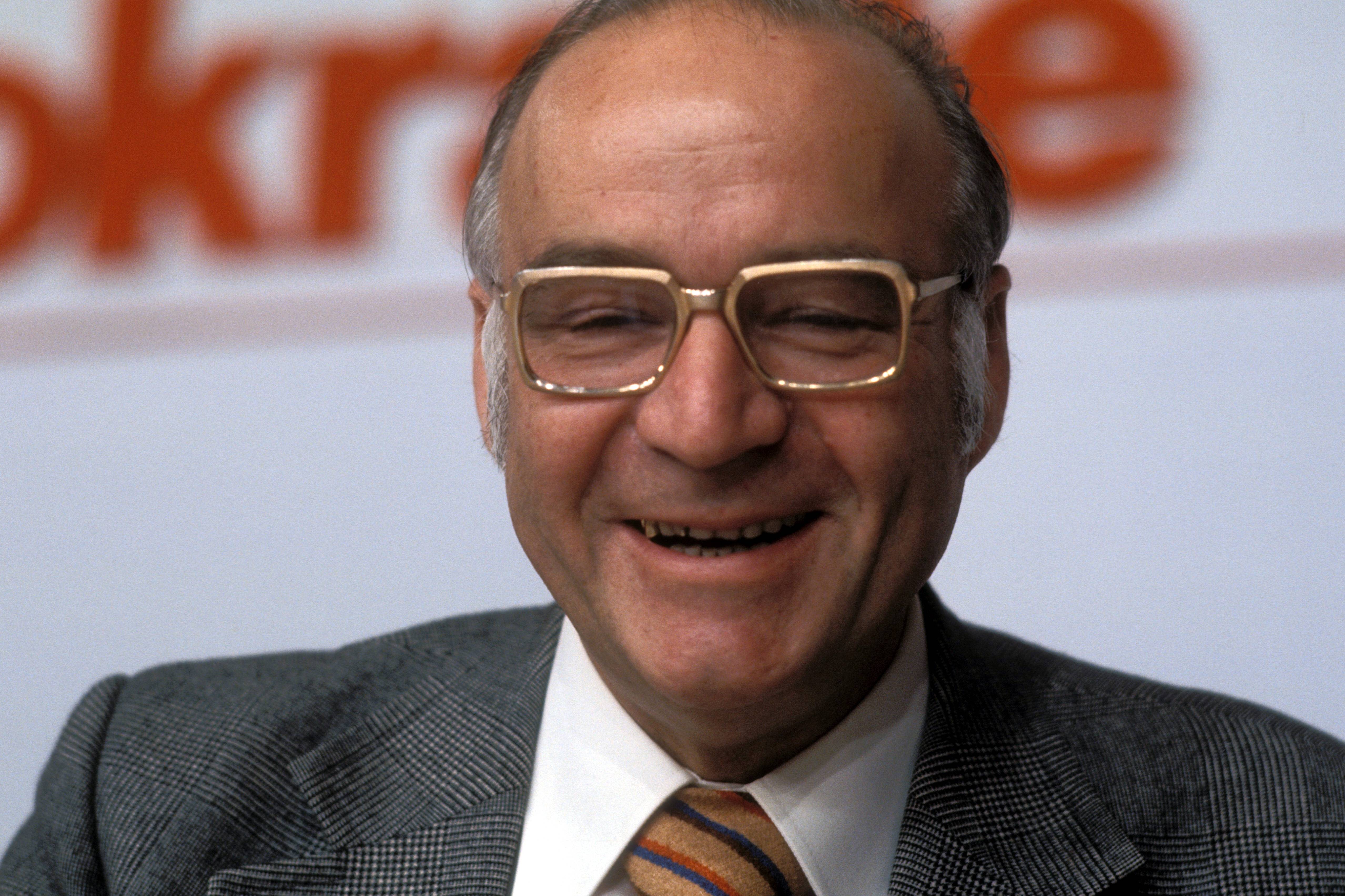 Unvergessen: Wilhelm Dröscher, hier am 1. November 1976 als Landesvorsitzender der SPD Rheinland-Pfalz.
