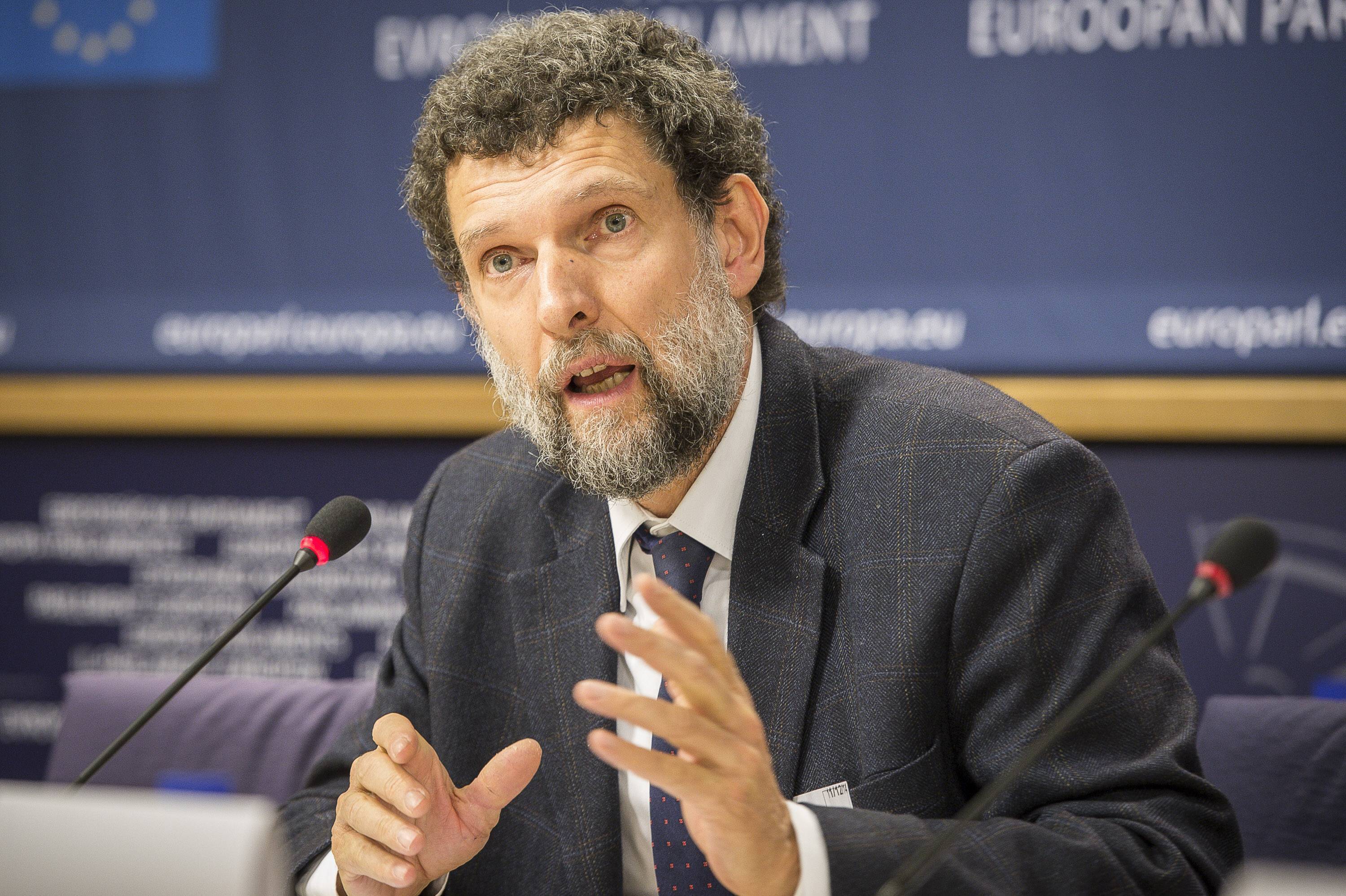 Osman Kavala – hier im Jahr 2014 in Brüssel: Das Erdogan-Regime warf ihn ins Gefängnis, die freie Welt fordert seine Freilassung.