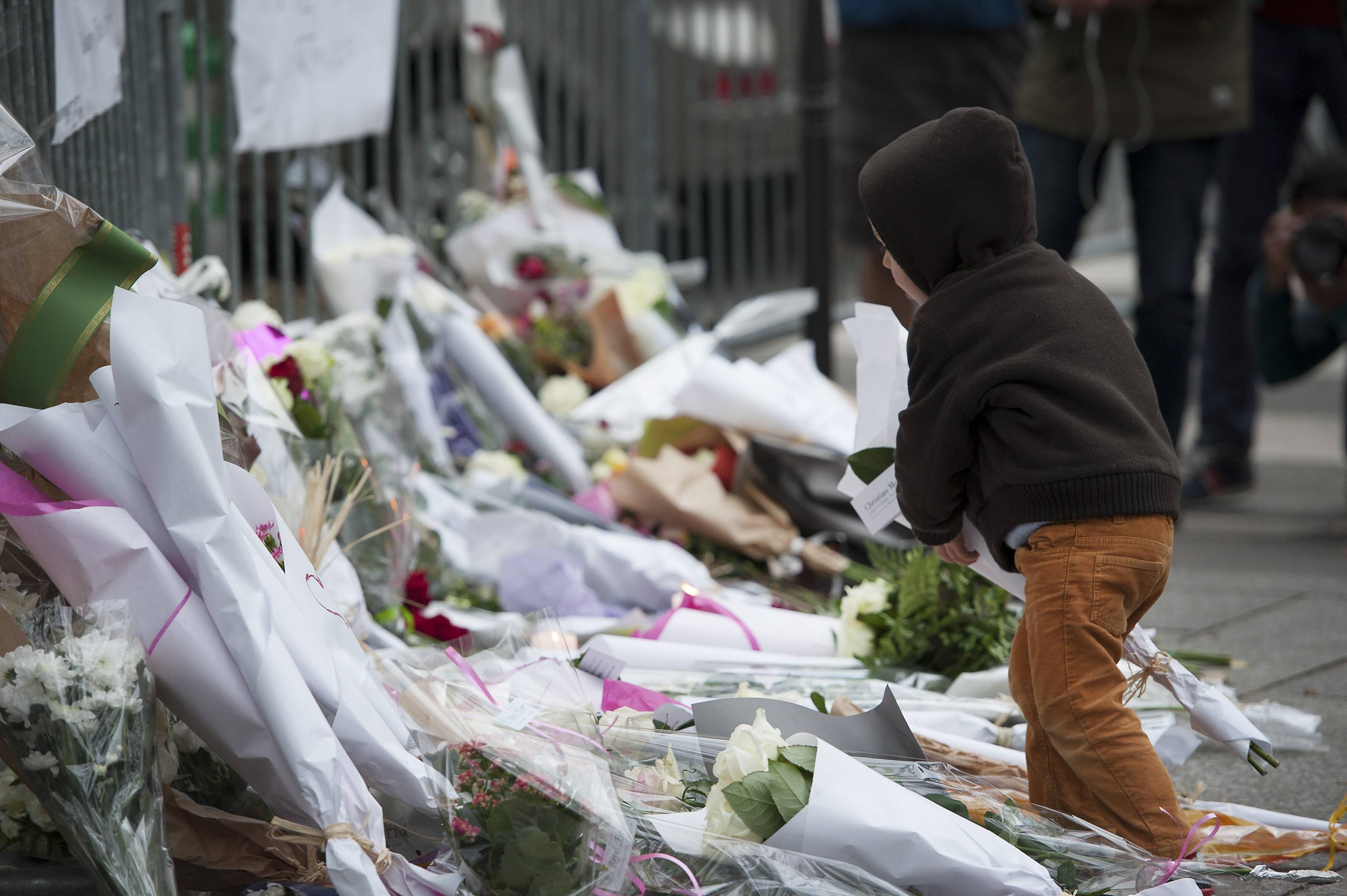 Anteilnahme nach dem Anschlag auf das „Bataclan“ am 13. November 2015: Die Linke muss dem islamistischen Terrorismus die Stirn bieten.