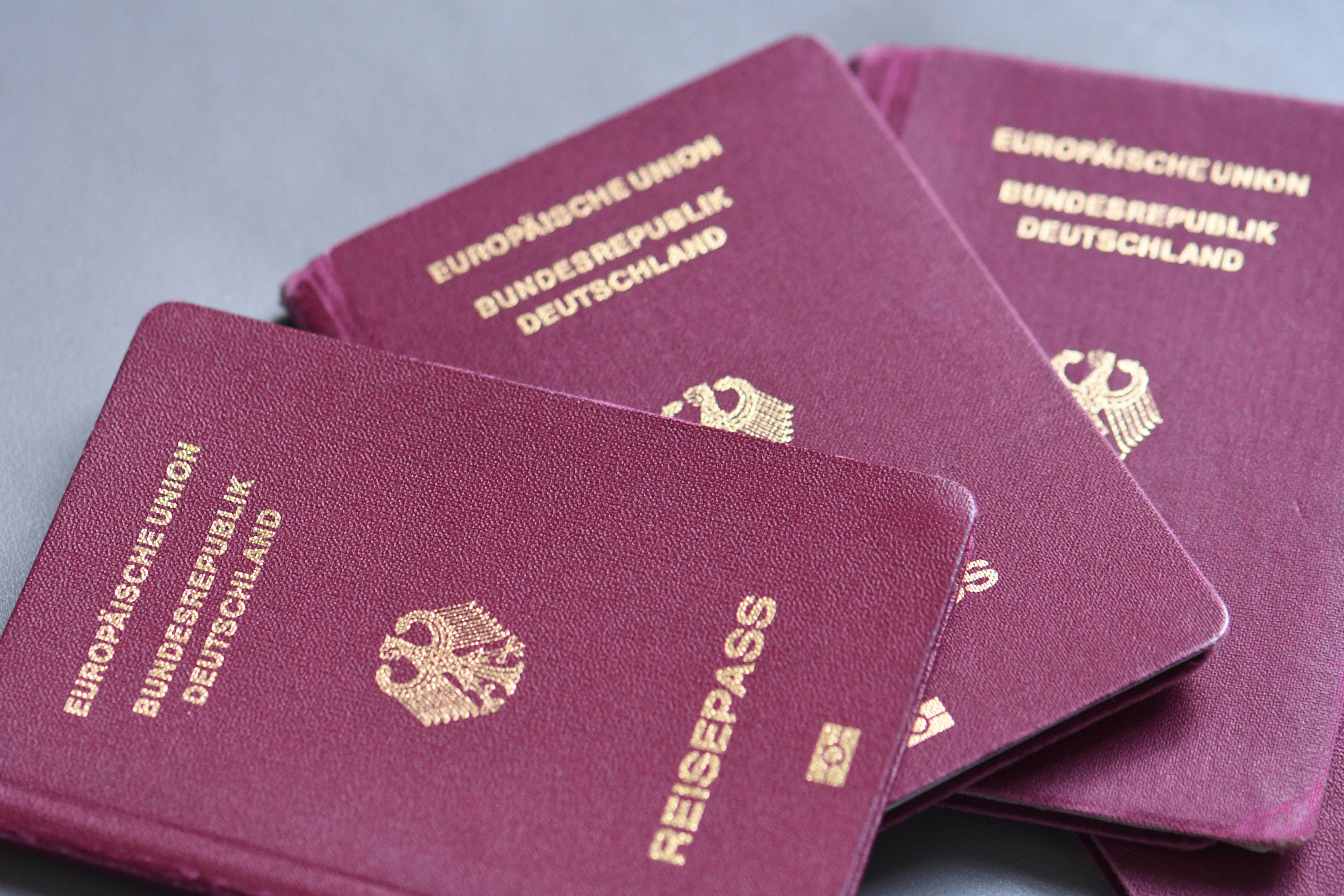 Der deutsche Pass wird nicht weniger wert, wenn andere ihn auch bekommen oder eine weitere Staatsangehörigkeit behalten dürfen.