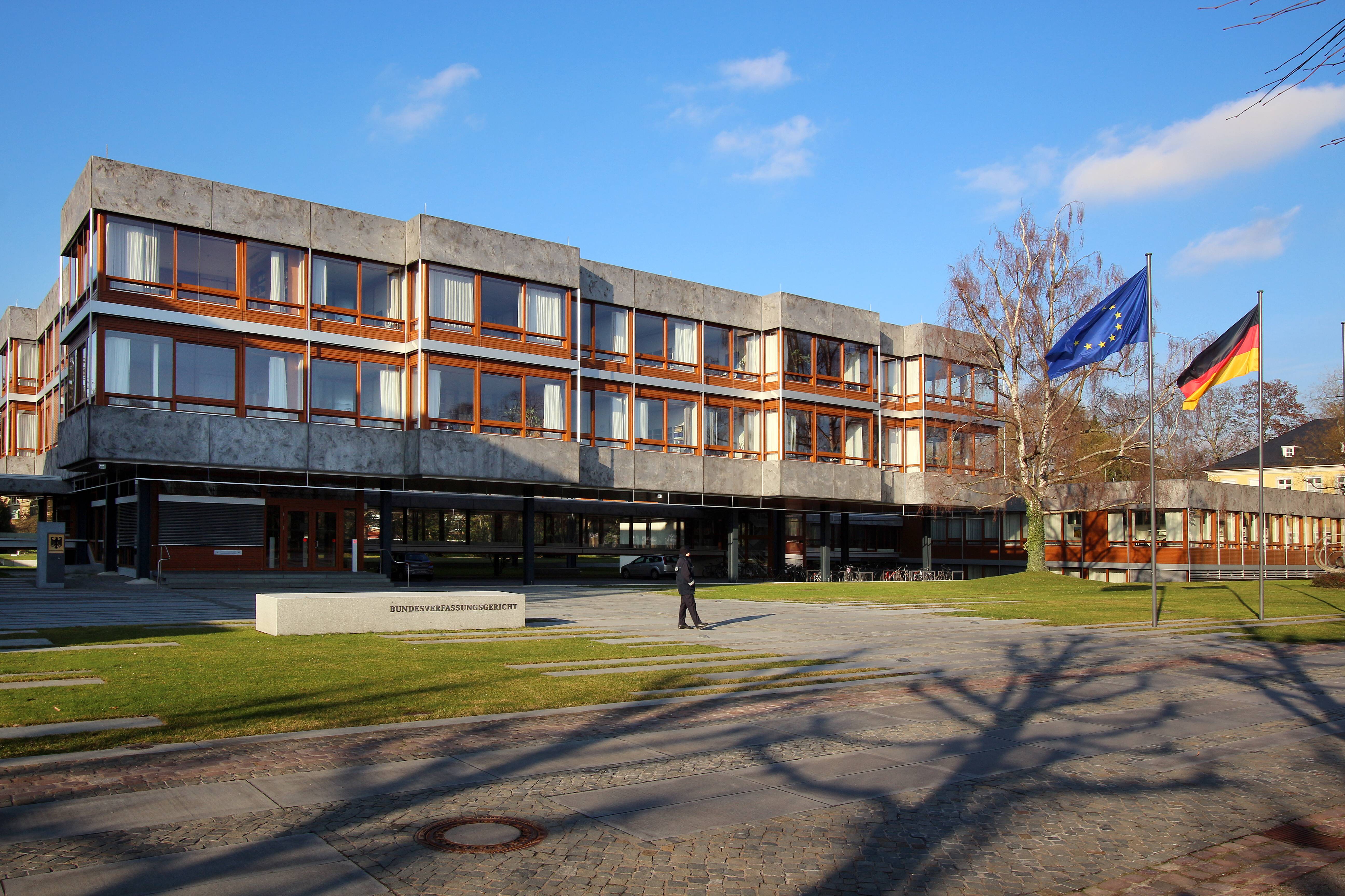 Klarstellung aus Karlsruhe: Minister müssen auf der Homepage ihres Hauses sachlich informieren, so das Urteil des Bundesverfassungsgerichtes.