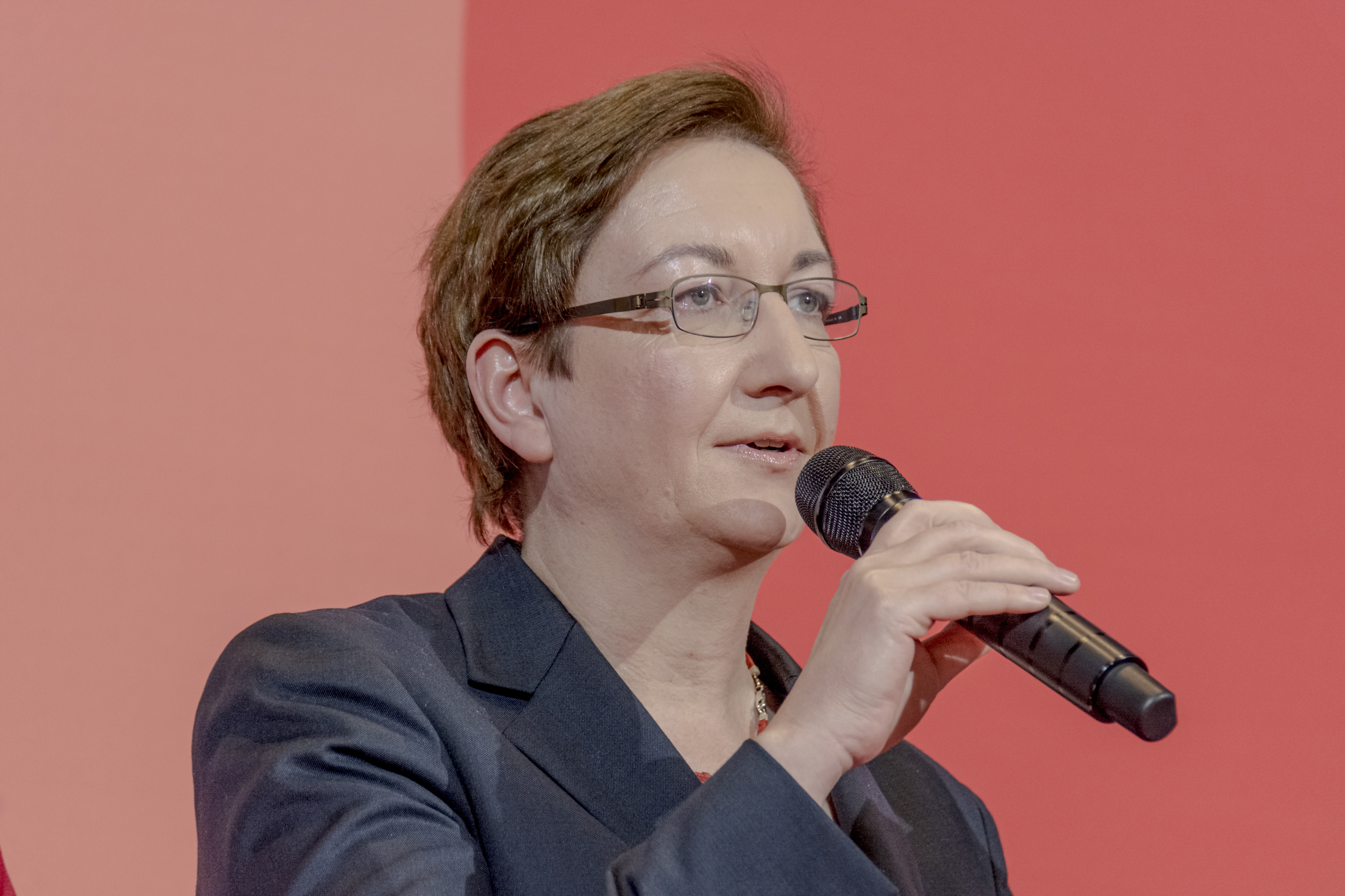 SPD-Vize Klar Geywitz: „In Deutschland sind auch immer noch viel zu viele Frauen von Gewalt, oft im häuslichen Umfeld, betroffen.“ 