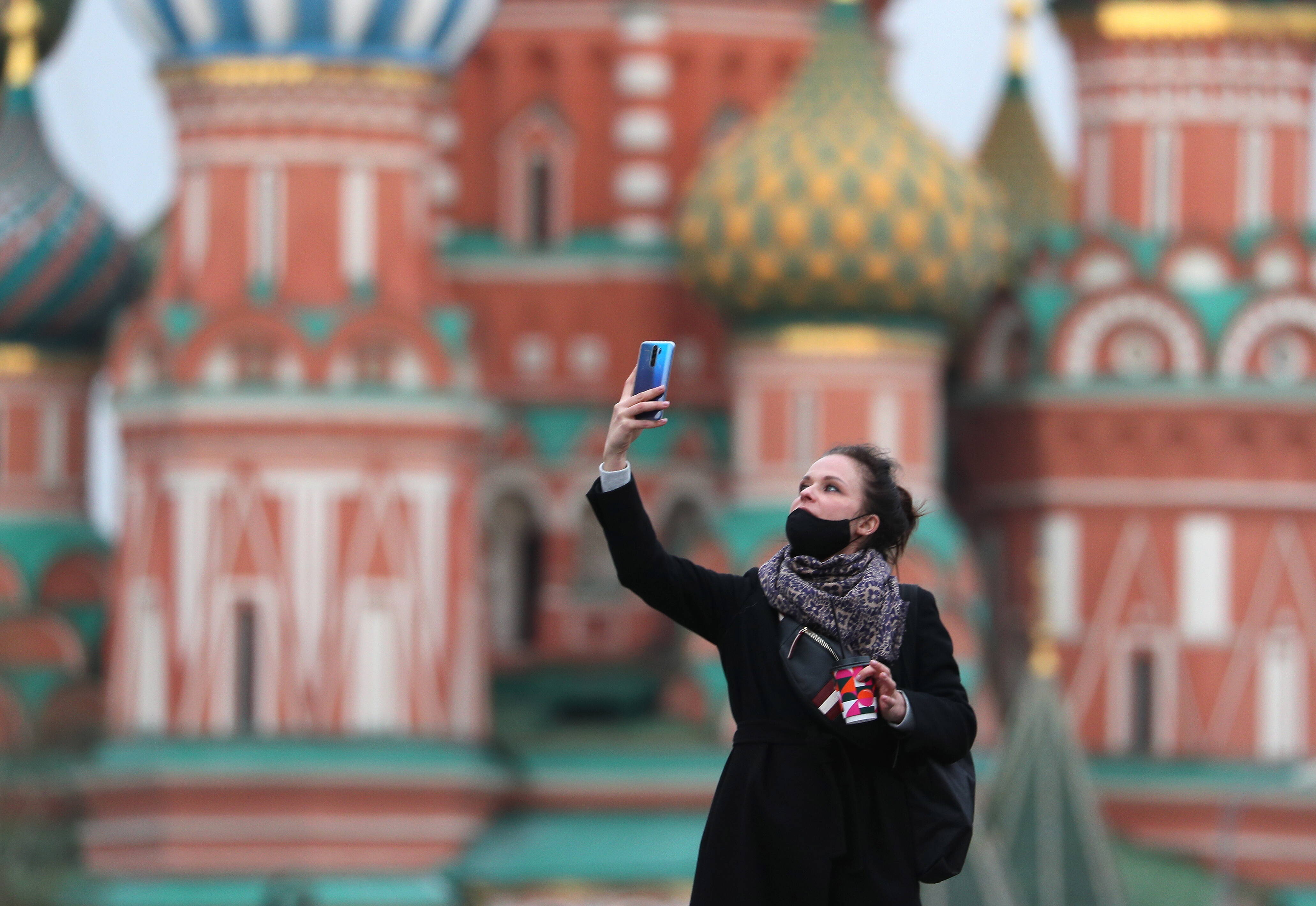 Auch in Moskau gehört der Mundschutz inzwischen zum Stadtbild. Das Corona-Virus breitet sich in Russland aus.