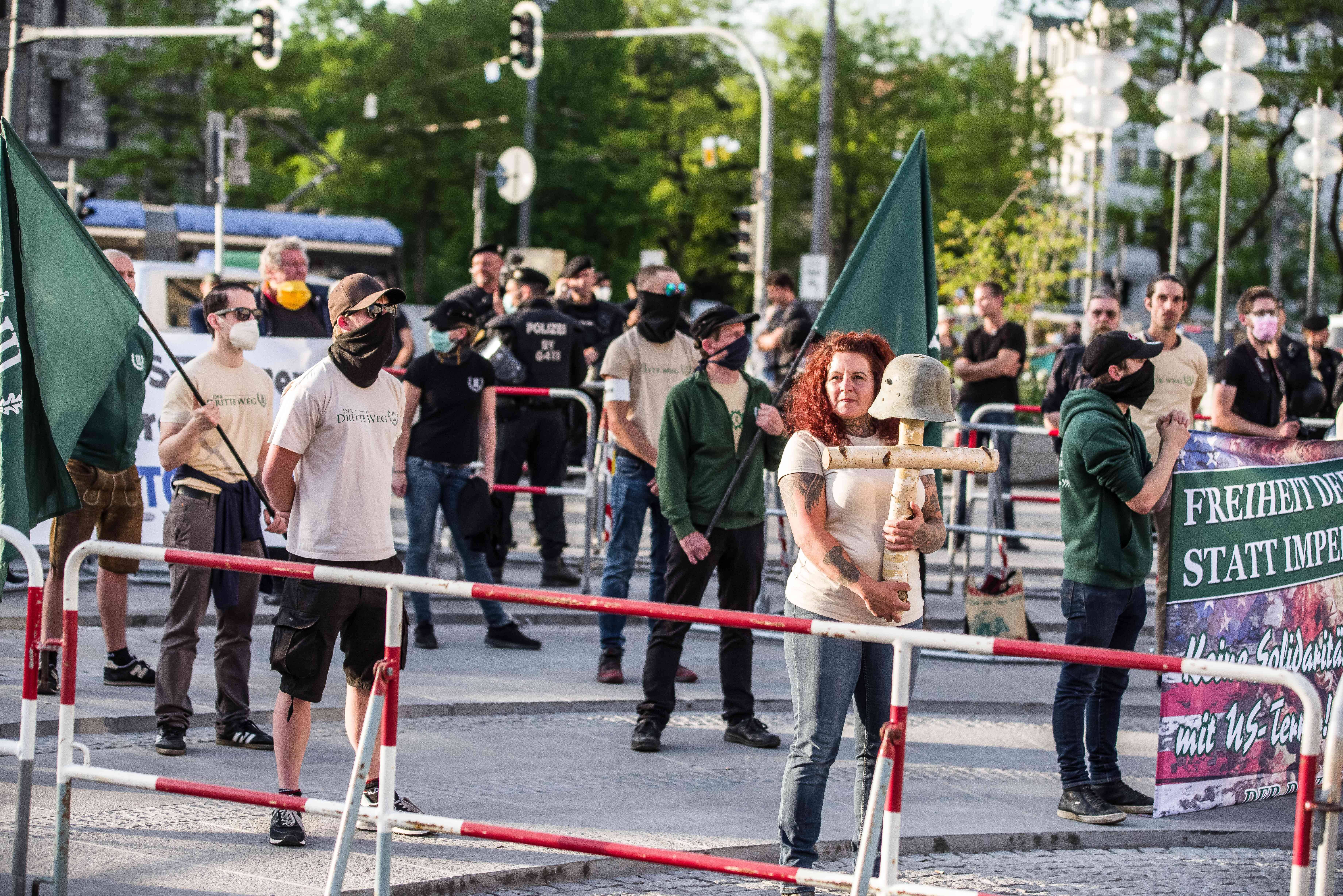 Provokation am 8. Mai 2020: Rechtsradikale demonstrieren in München 