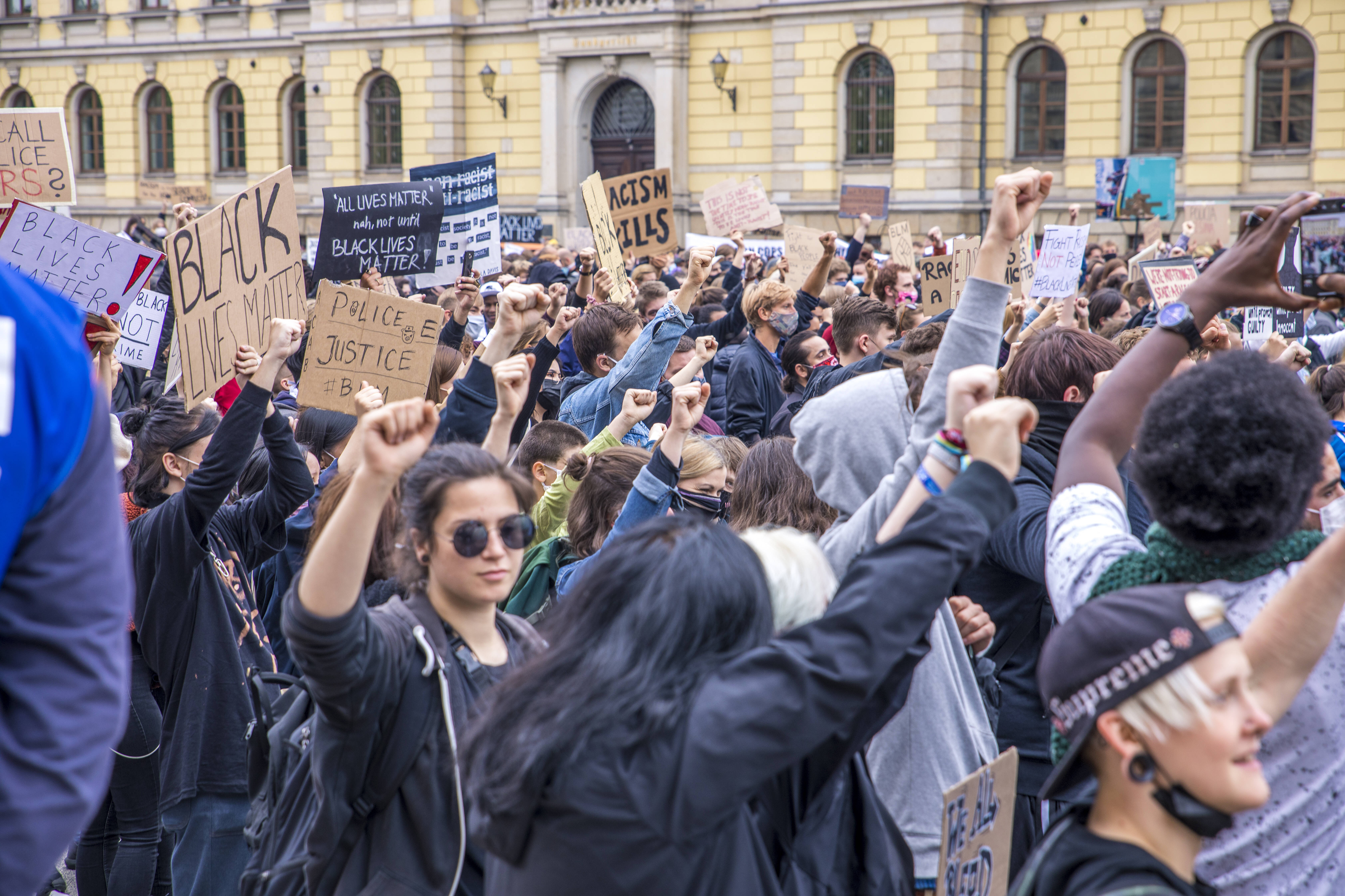 So gespalten wie in anderen Ländern ist die Gesellschaft in Deutschland noch nicht – aber auch hier ist der Zusammenhalt gefährdet.