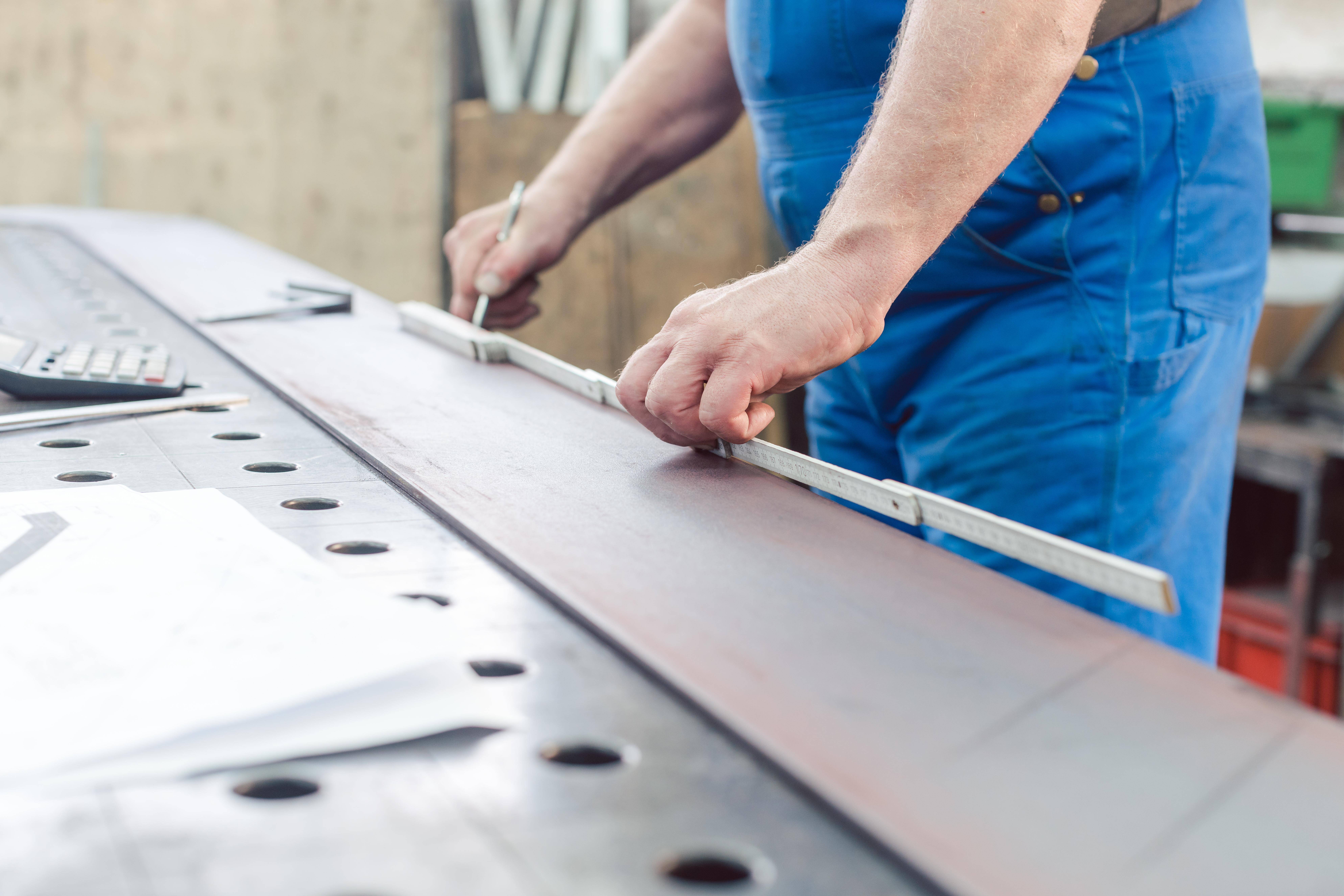 Rückläufige Bindung: Immer weniger Beschäftigte in Deutschland arbeiten nach Tarifvertrag. Die SPD will das ändern.