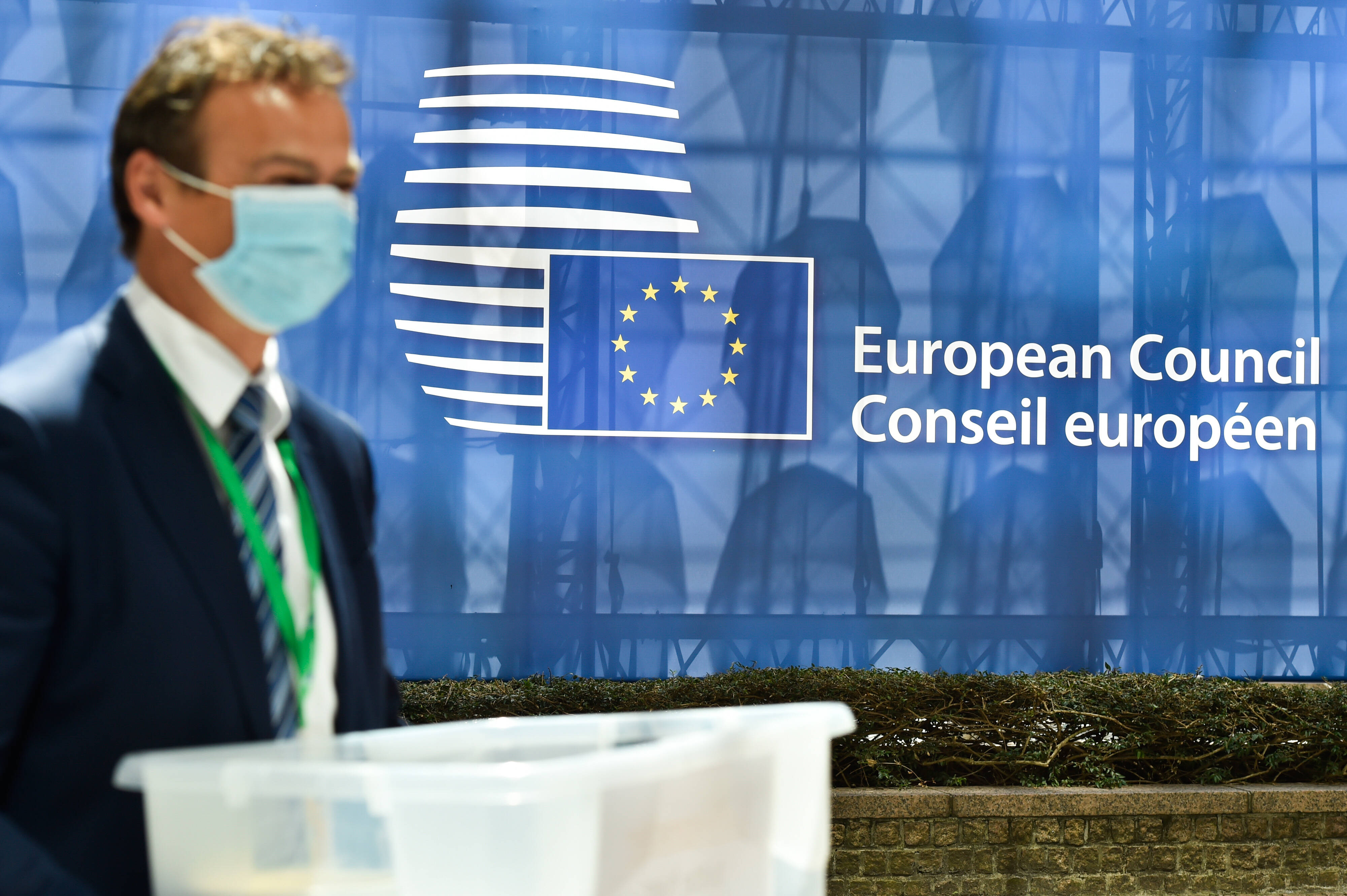 EU-Gipfel im Zeichen von Corona: Über 90 Stunden berieten die Staats- und Regierungschefs, oft auch mit Mund- und Nasenschutz.