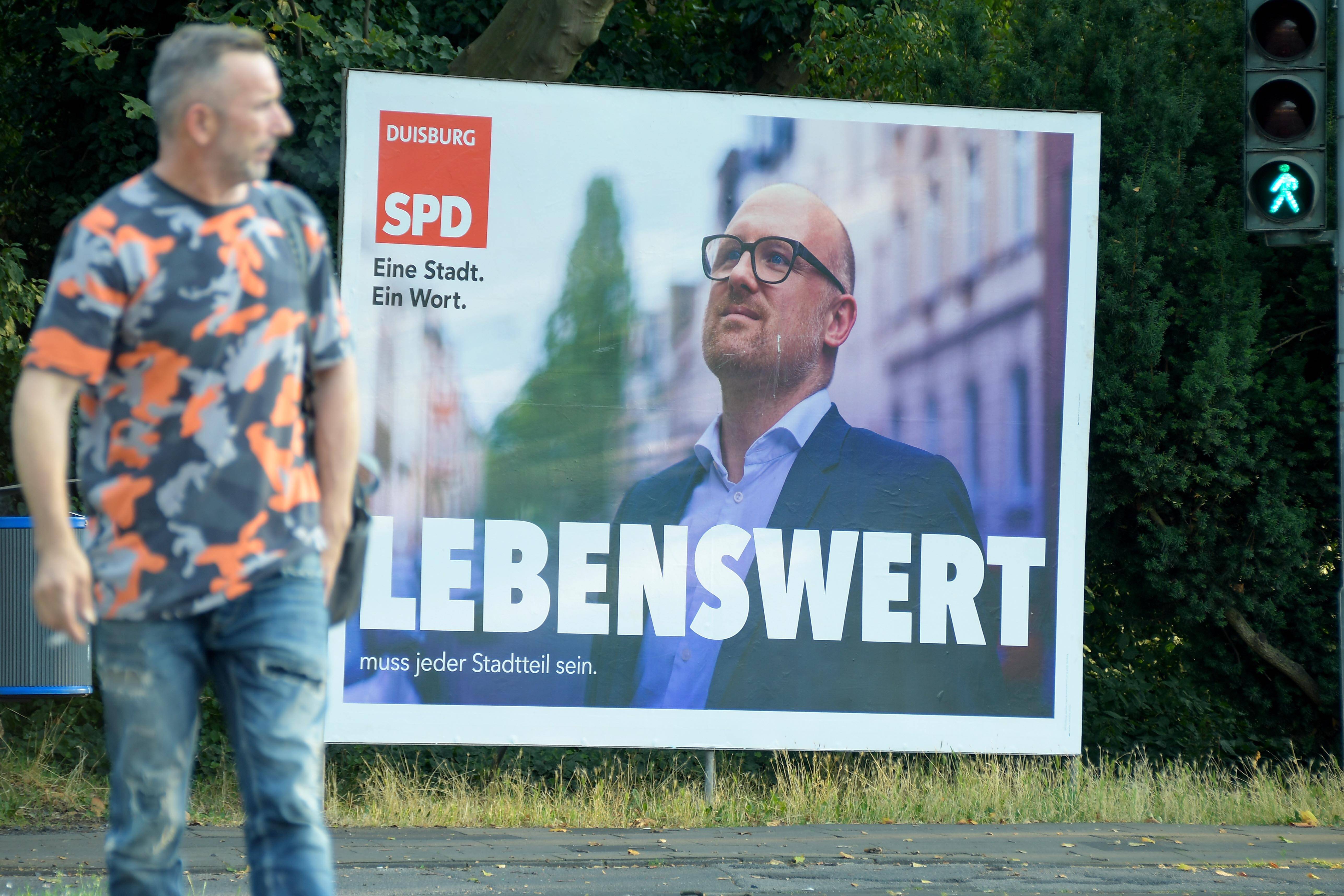 Wahlplakat mit Oberbürgermeister Sören Link in Duisburg: Alle Versuche, auf Plakate zu verzichten, sind grandios gescheitert.