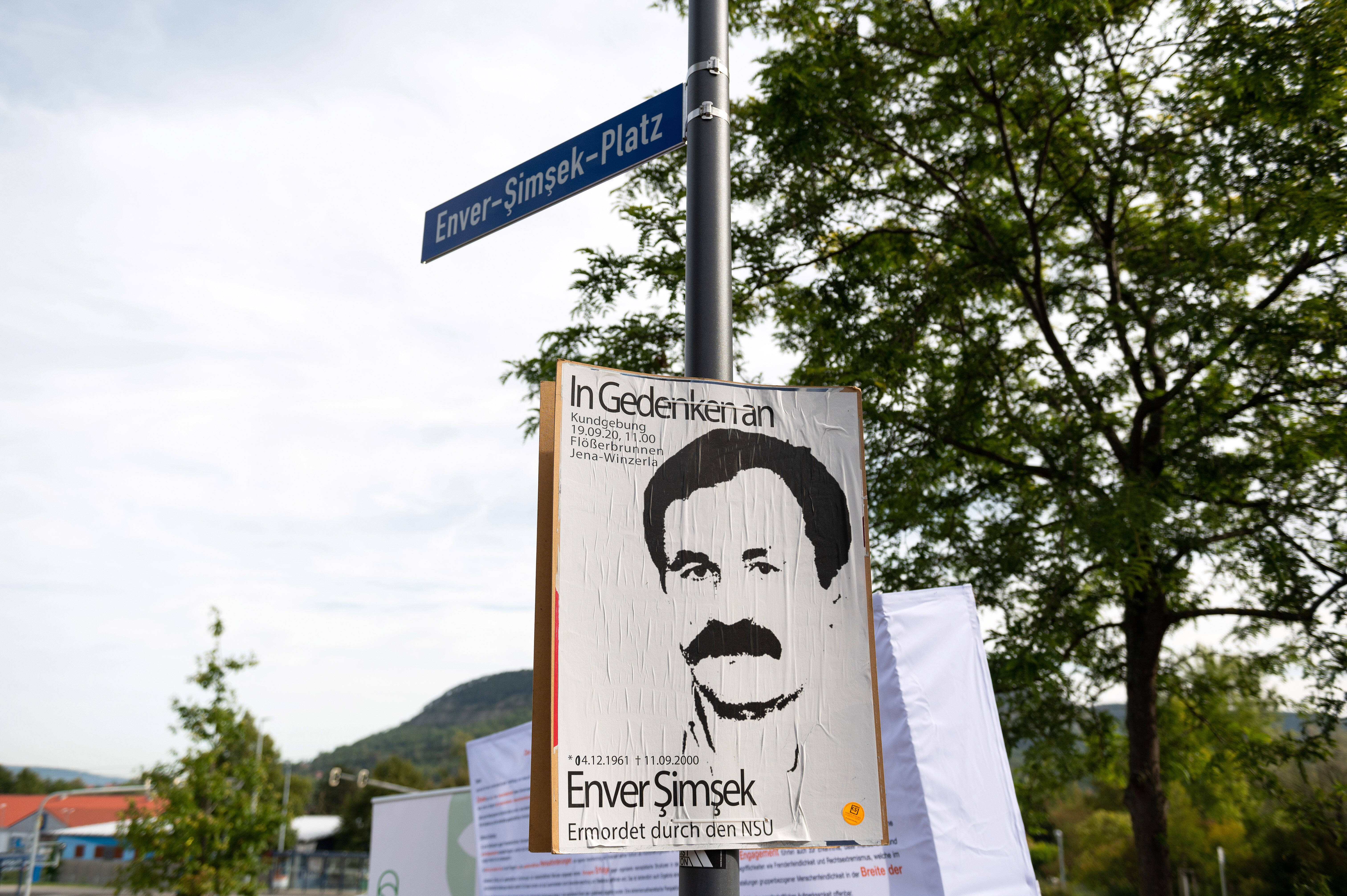 In Jena wurde ein Platz umbenannt um an Enver Simsek, das erste Opfer des NSU, zu erinnern.