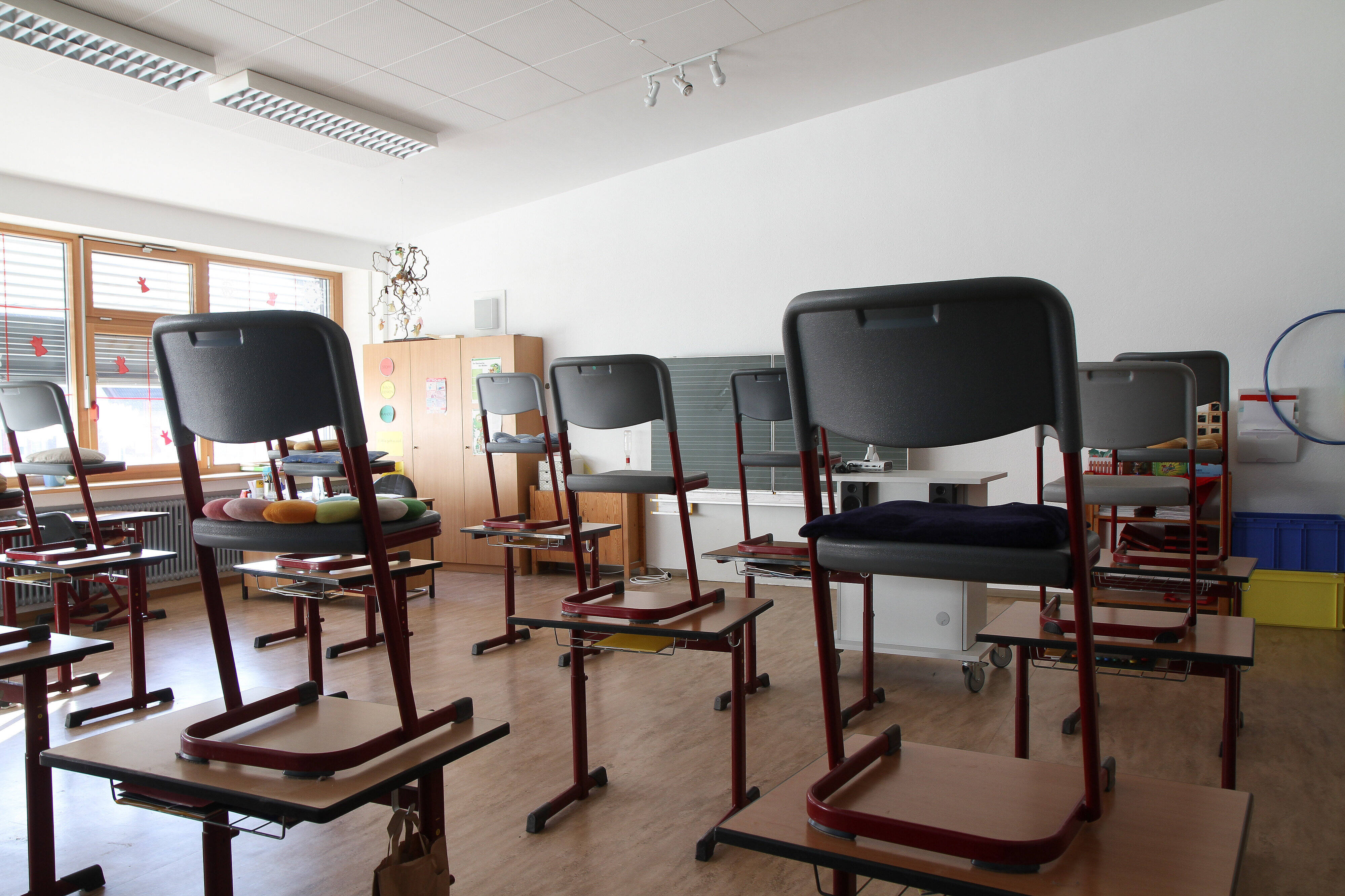 Die Schulen sollen auch über den 10. Januar hinaus geschlossen bleiben. Das empfehlen die Kultusminister*innen der Länder.