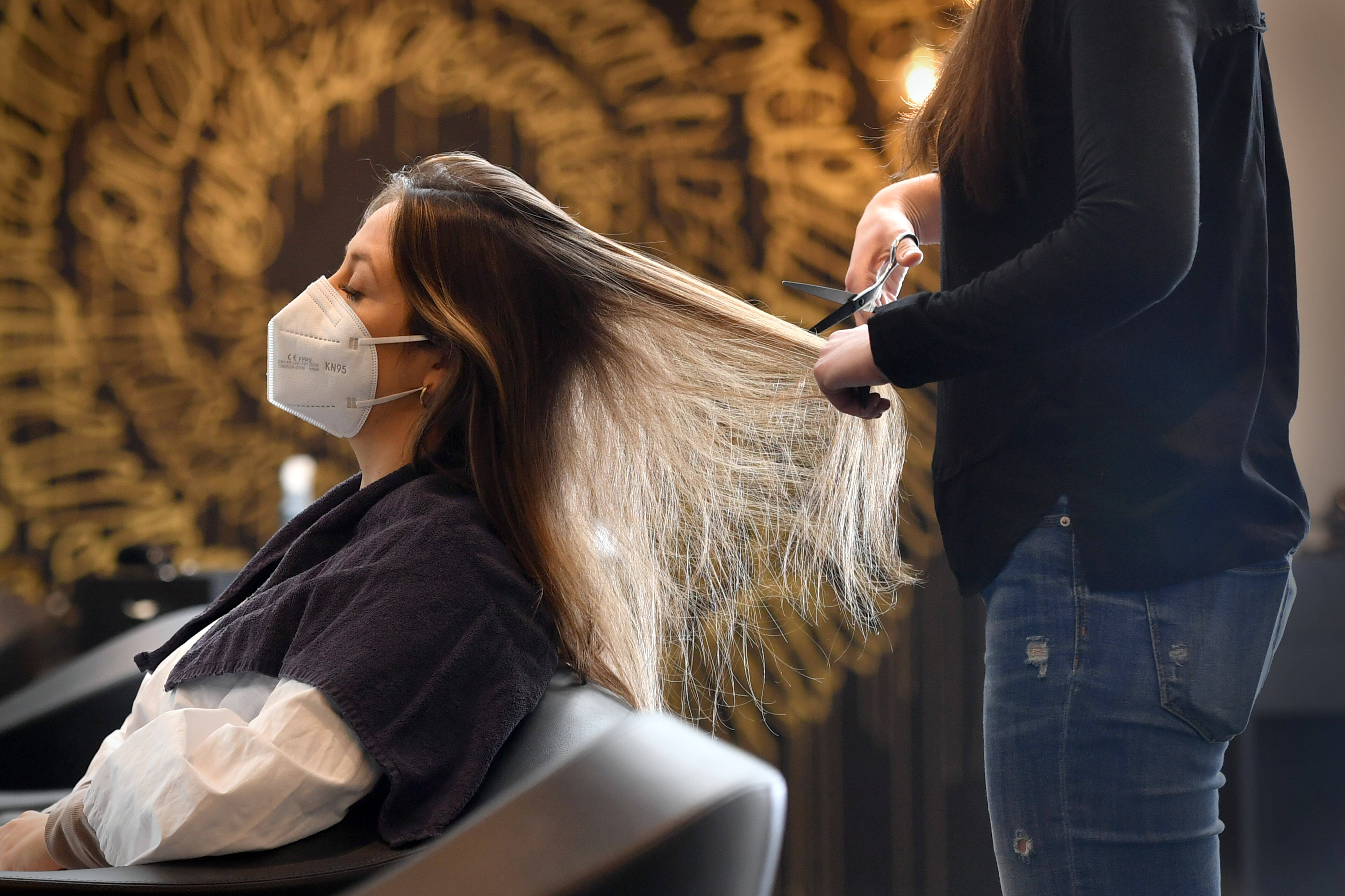 Dürfen ab dem 1. März unter strengen Hygieneregeln wieder öffnen: Friseursalons.