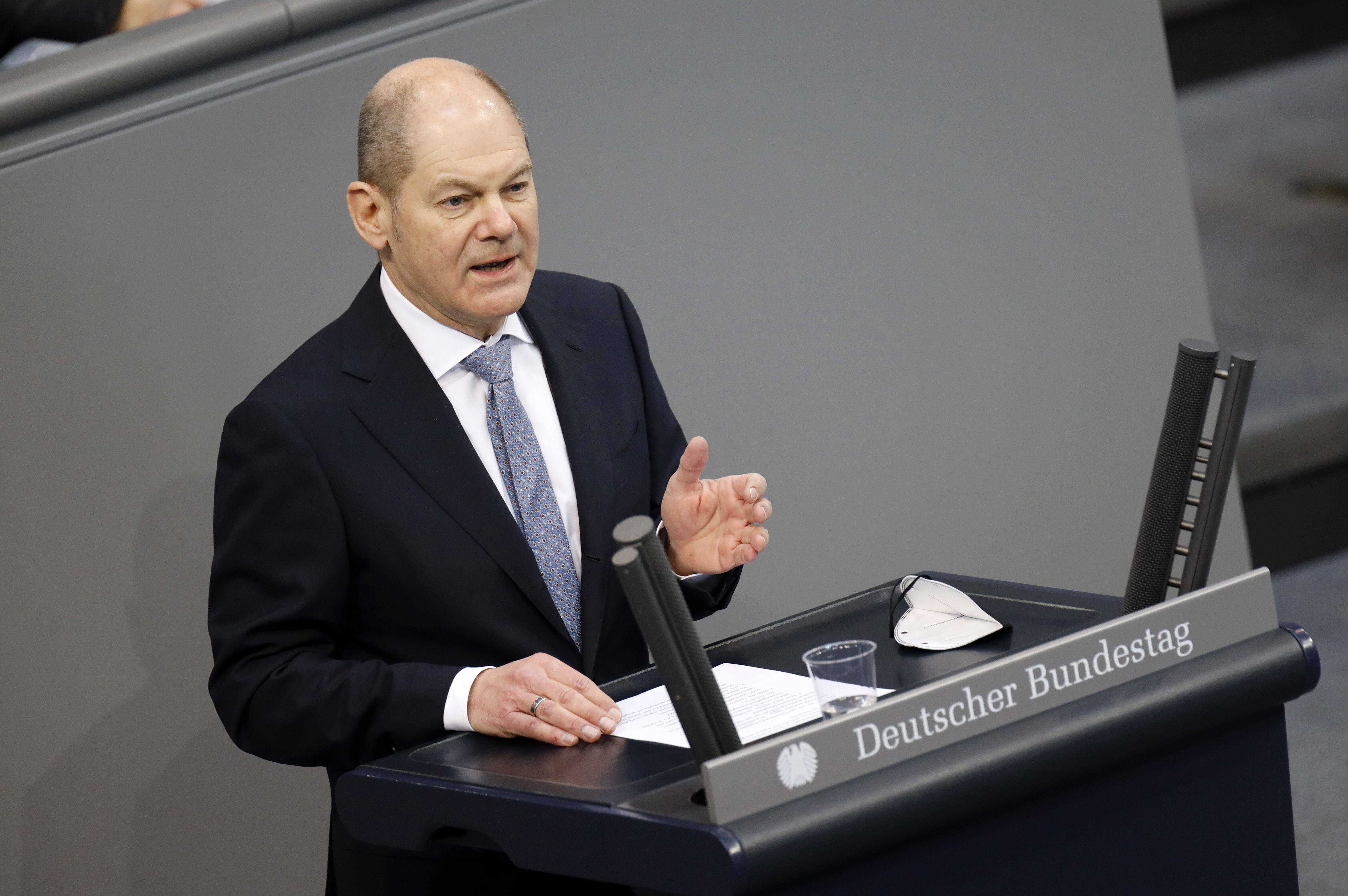 Bundesfinanzminister Olaf Scholz – hier am 12. Februar 2021 im Bundestag – macht Druck: Mit einem neuen Gesetz will er gezielt gegen Steueroasen und ihre Nutzer vorgehen.
