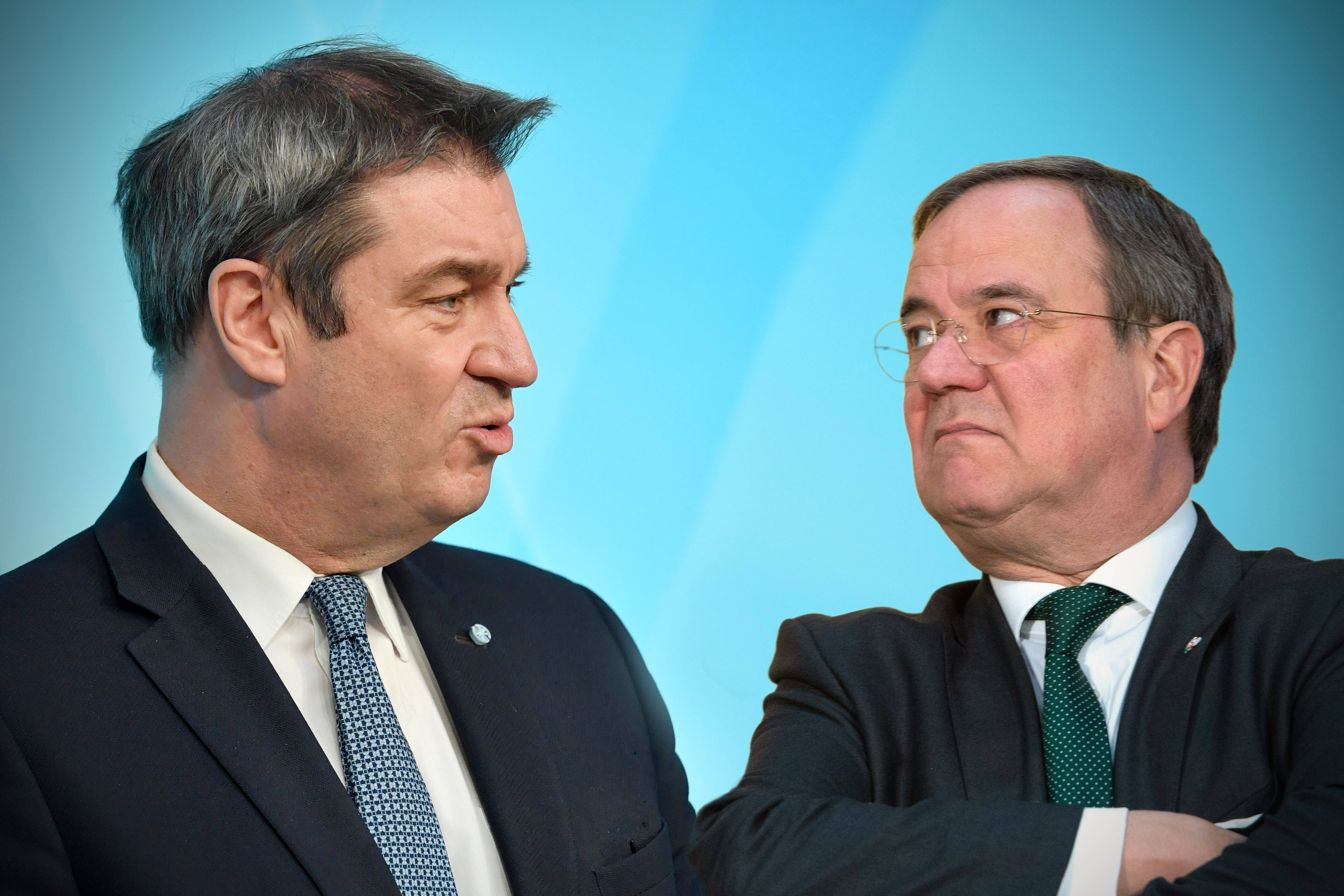 Der eine schließt Steuersenkungen aus, der andere pocht darauf: Der Streit zwischen Armin Laschet und Markus Söder zeigt die Konzeptlosigkeit der Union.