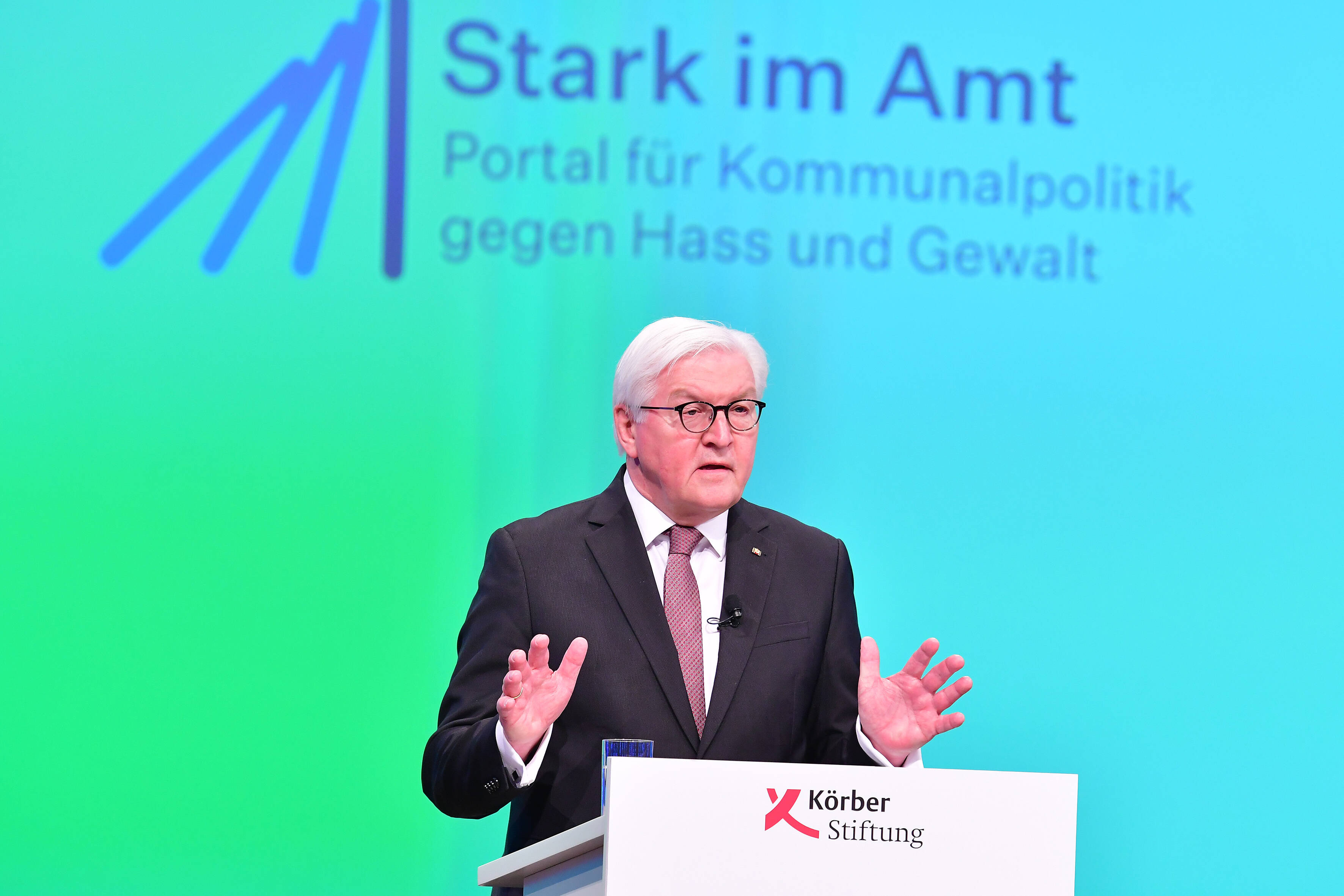 „Wir müssen verlorene Zivilität zurückerobern.“ Bundespräsident Frank-Walter Steinmeier hat am Donnerstag das Internet-Portal „Stark im Amt“ gestartet.