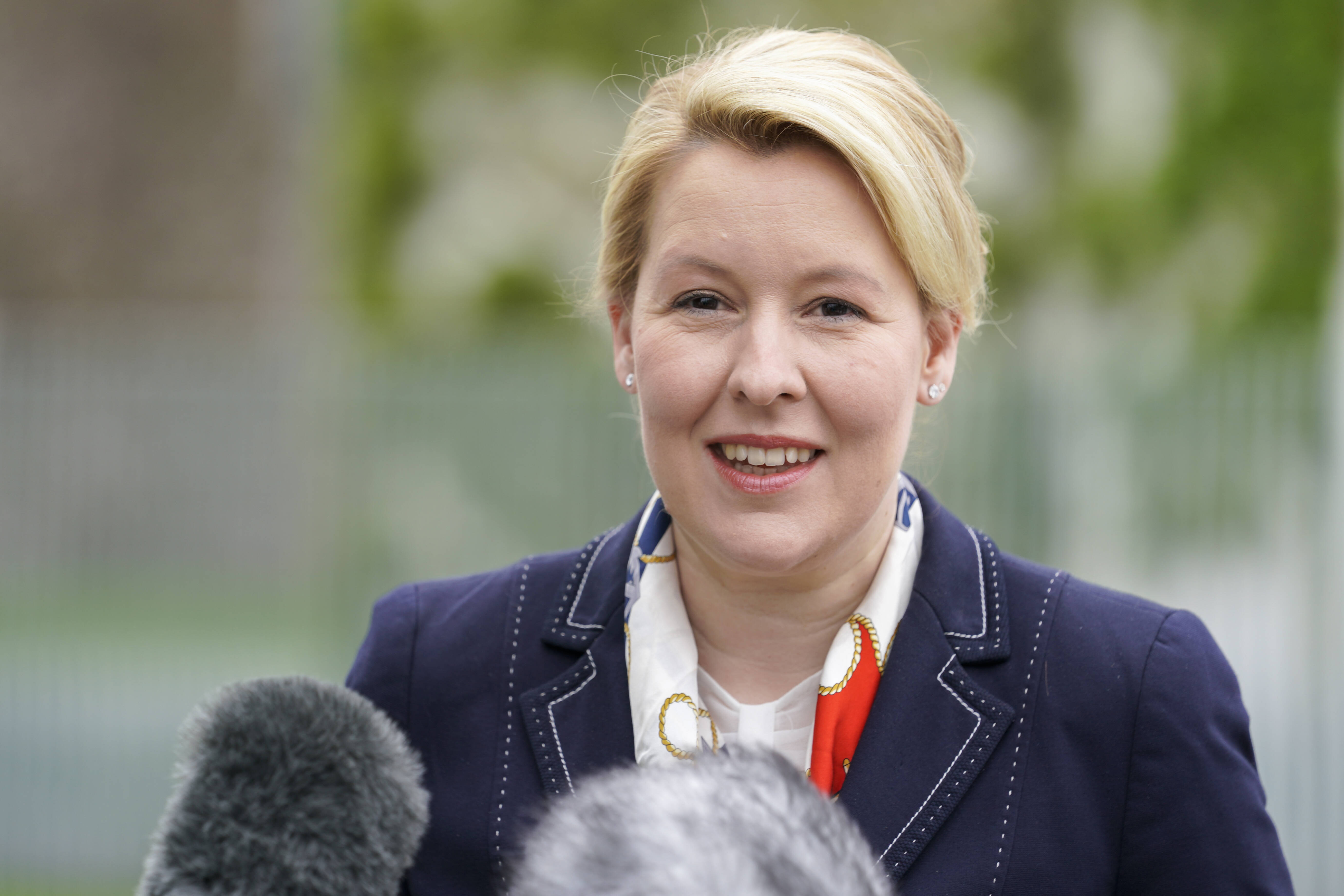 Franziska Giffey: Viel Lob und Anerkennung bekommt die Sozialdemokratin am Tag ihres Amtsverzichtes als Bundesfamilienministerin.