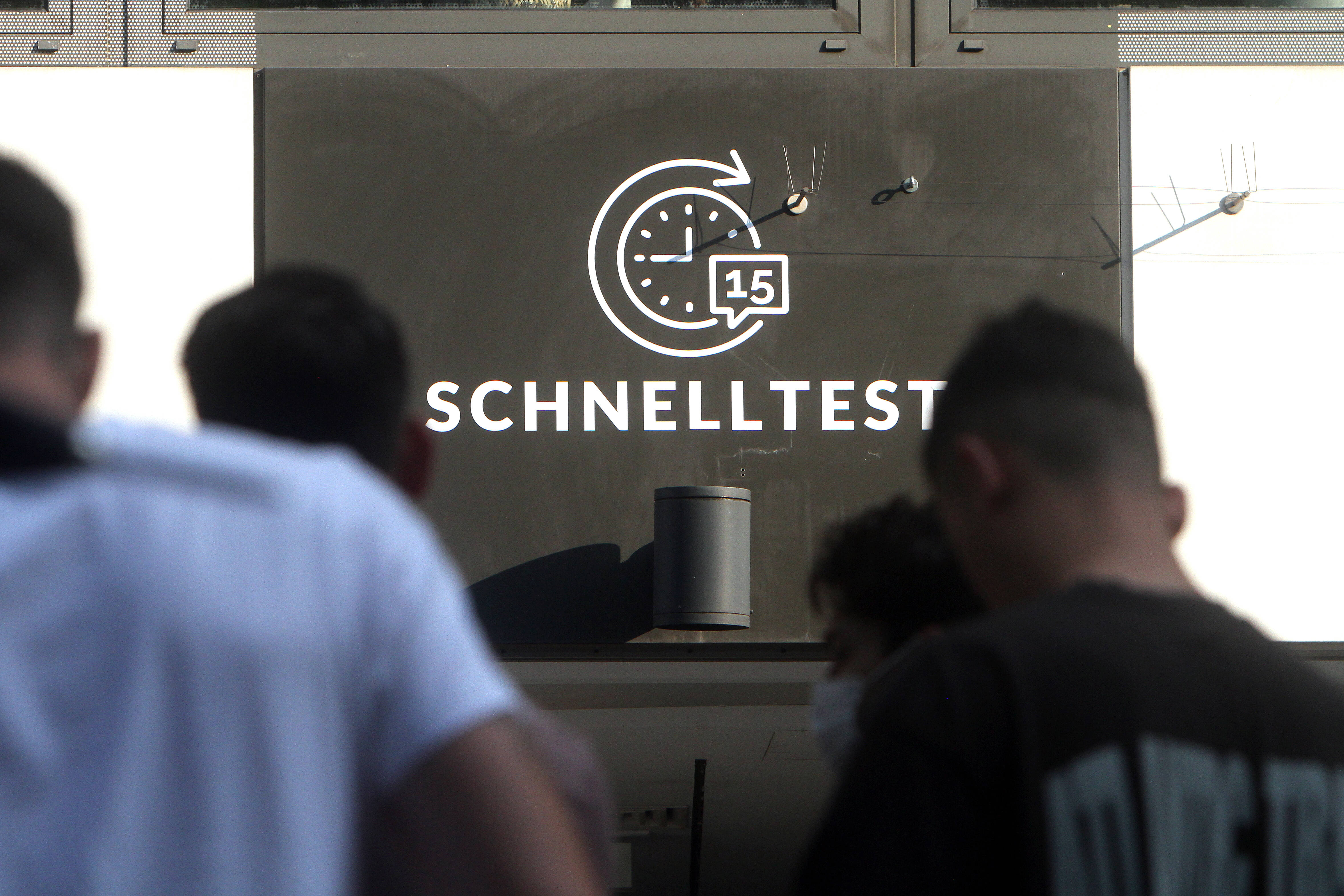 Ab 11. Oktober nur noch gegen Bezahlung: Corona-Schnelltests werden kostenpflichtig.