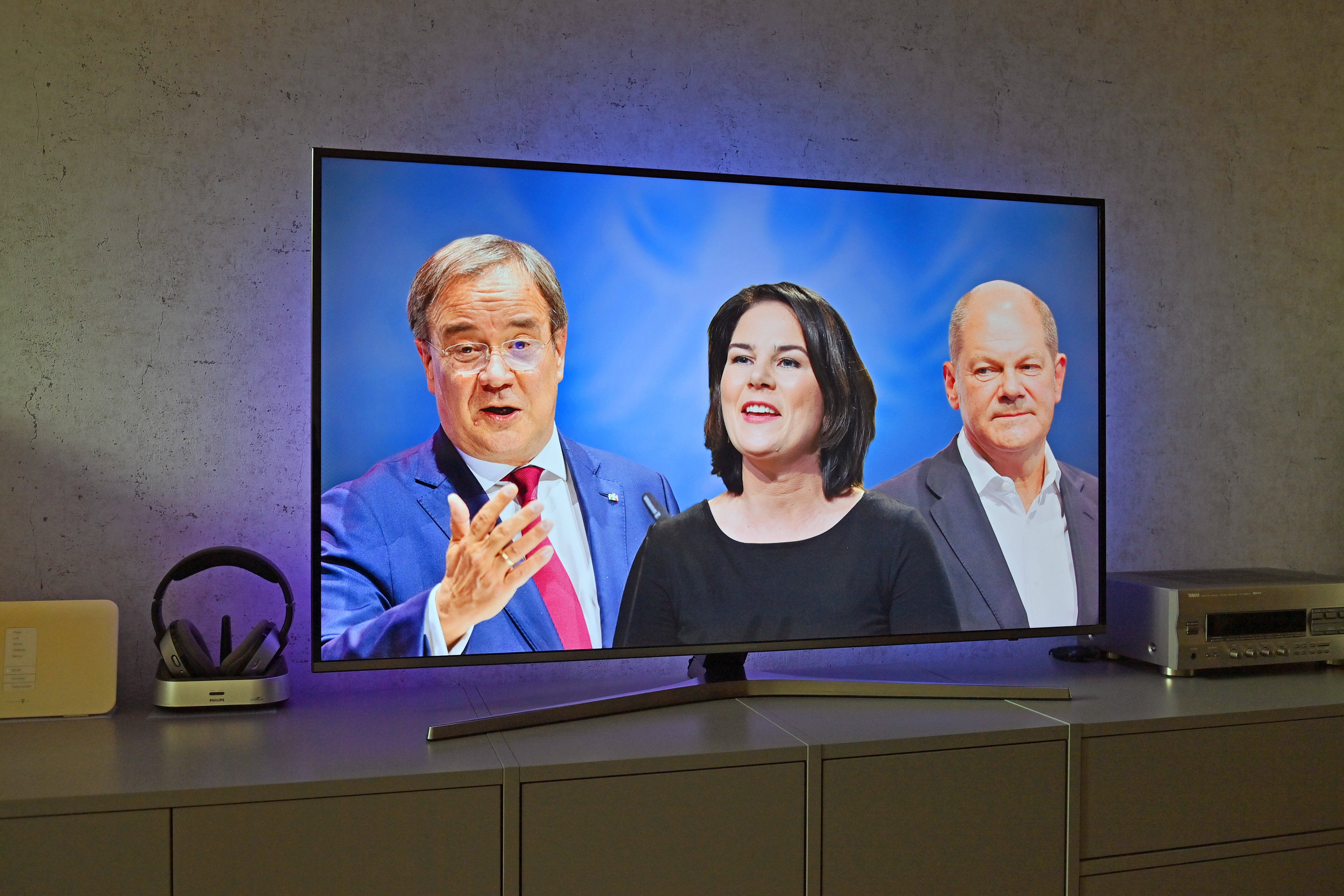 SPD-Kanzlerkandidat Olaf Scholz und seine Kontrahent*innen Armin Laschet und Annalena Baerbock stehen sich am Sonntagabend im zweiten TV-Triell gegenüber.