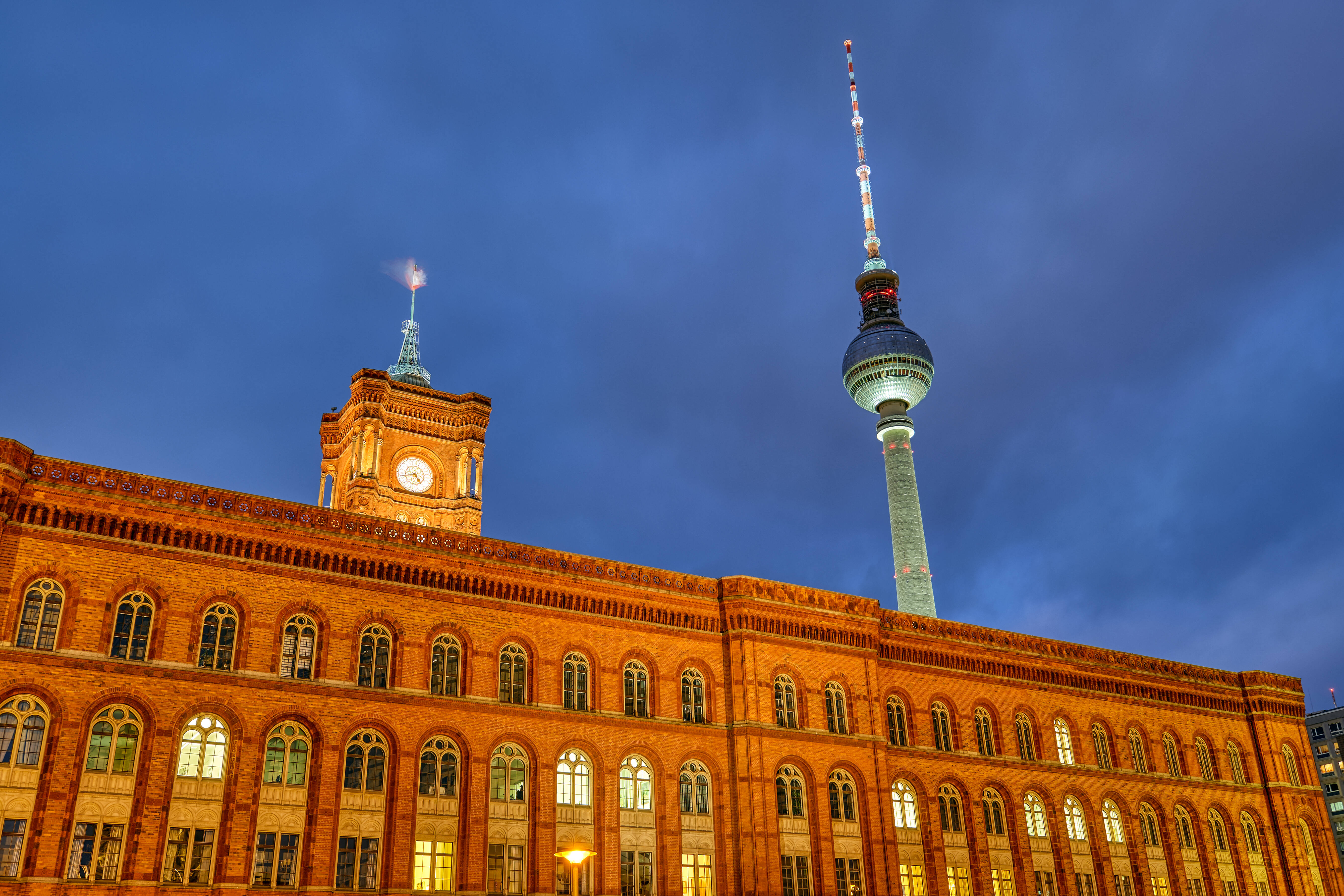 Wer darf hier einziehen? SPD und Grüne liefern sich bei der Abgeordnetenhaus-Wahl ein Kopf-an-Kopf-Rennen.