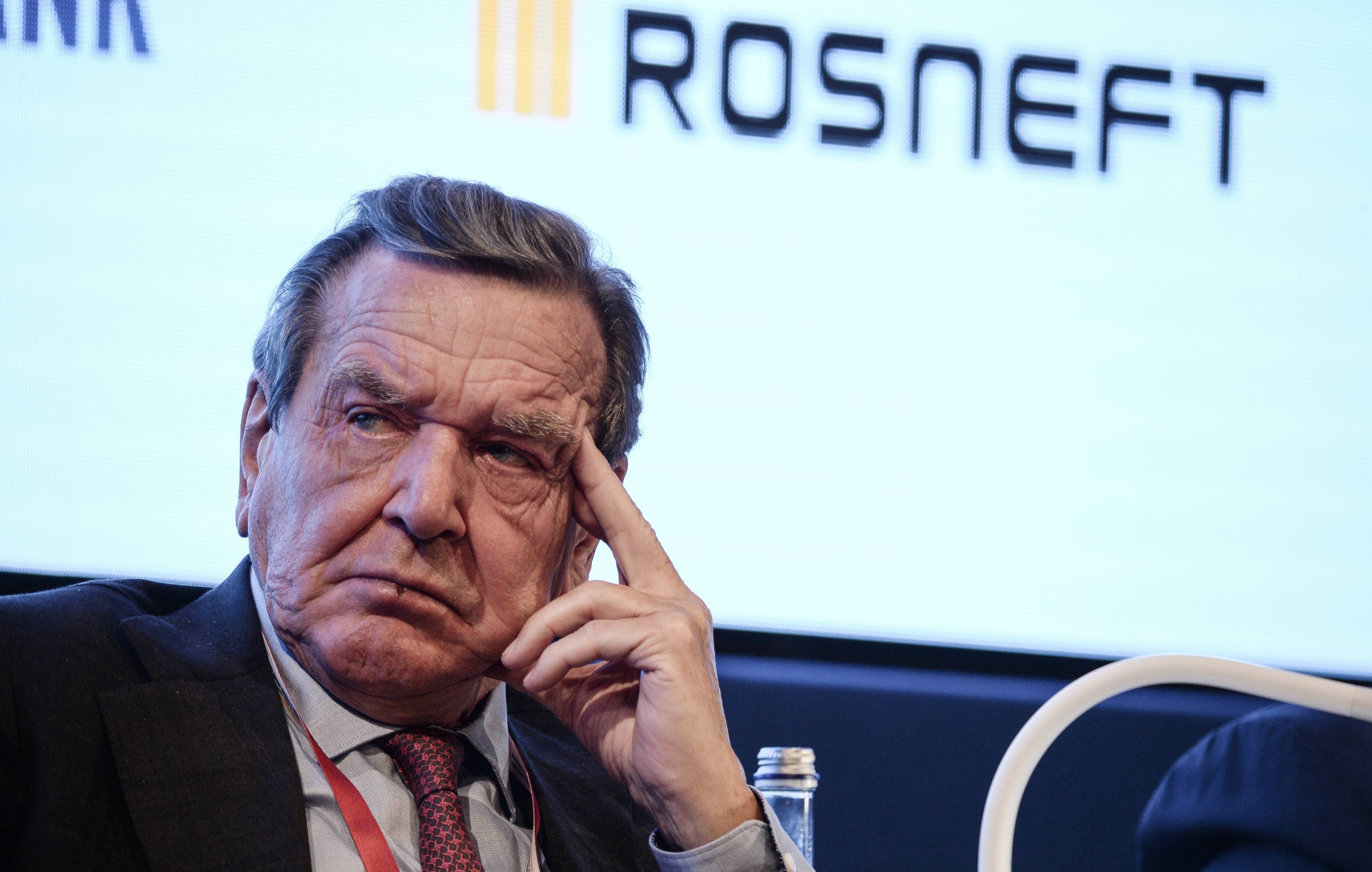 Soll sein Engagement für russische Staatsunternehmen beenden: Ex-Bundeskanzler Gerhard Schröder