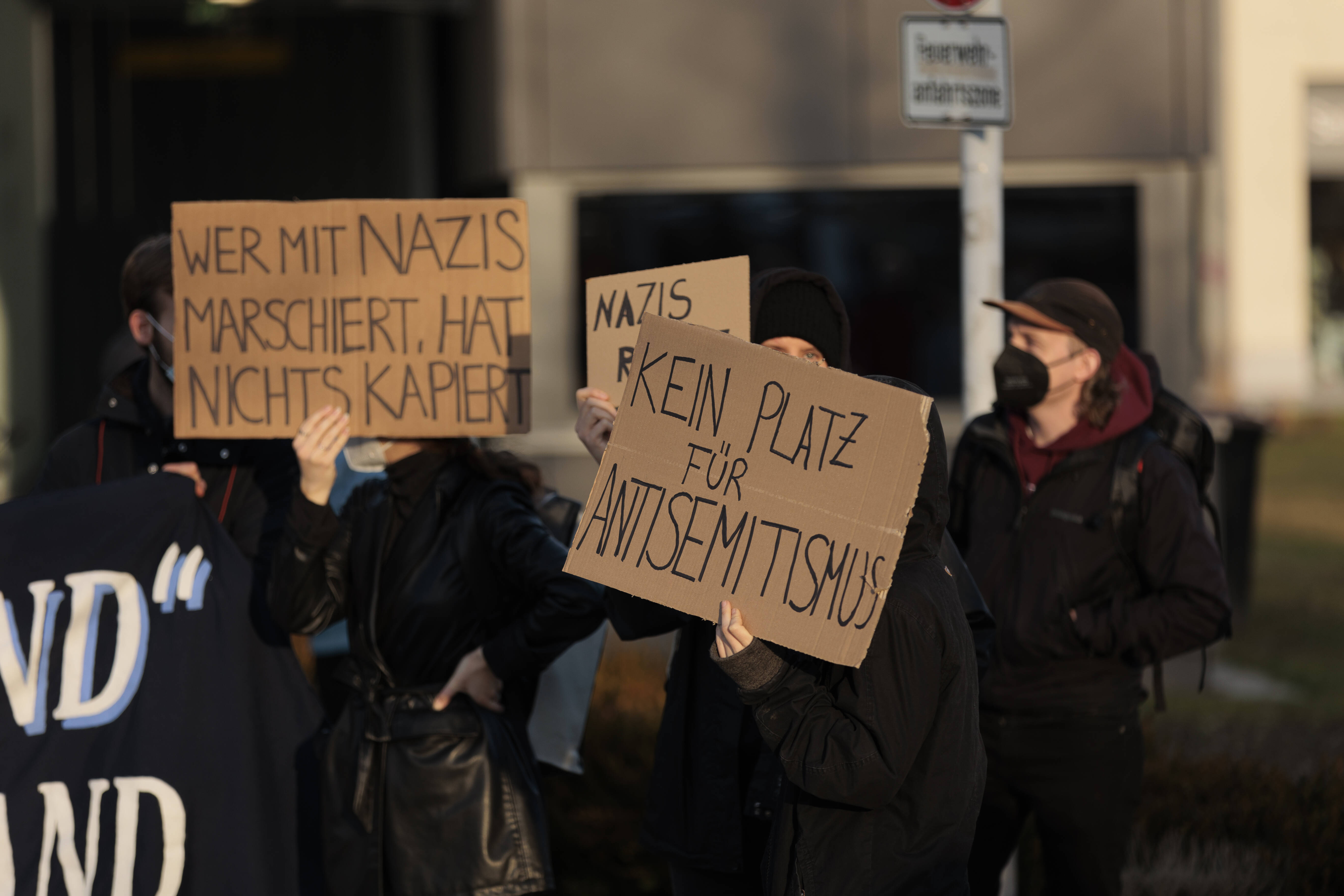 Rechtsextreme mobilisieren zu nicht angemeldeten Demonstrationen – Gegenproteste warnen vor der Instrumentalisierung.