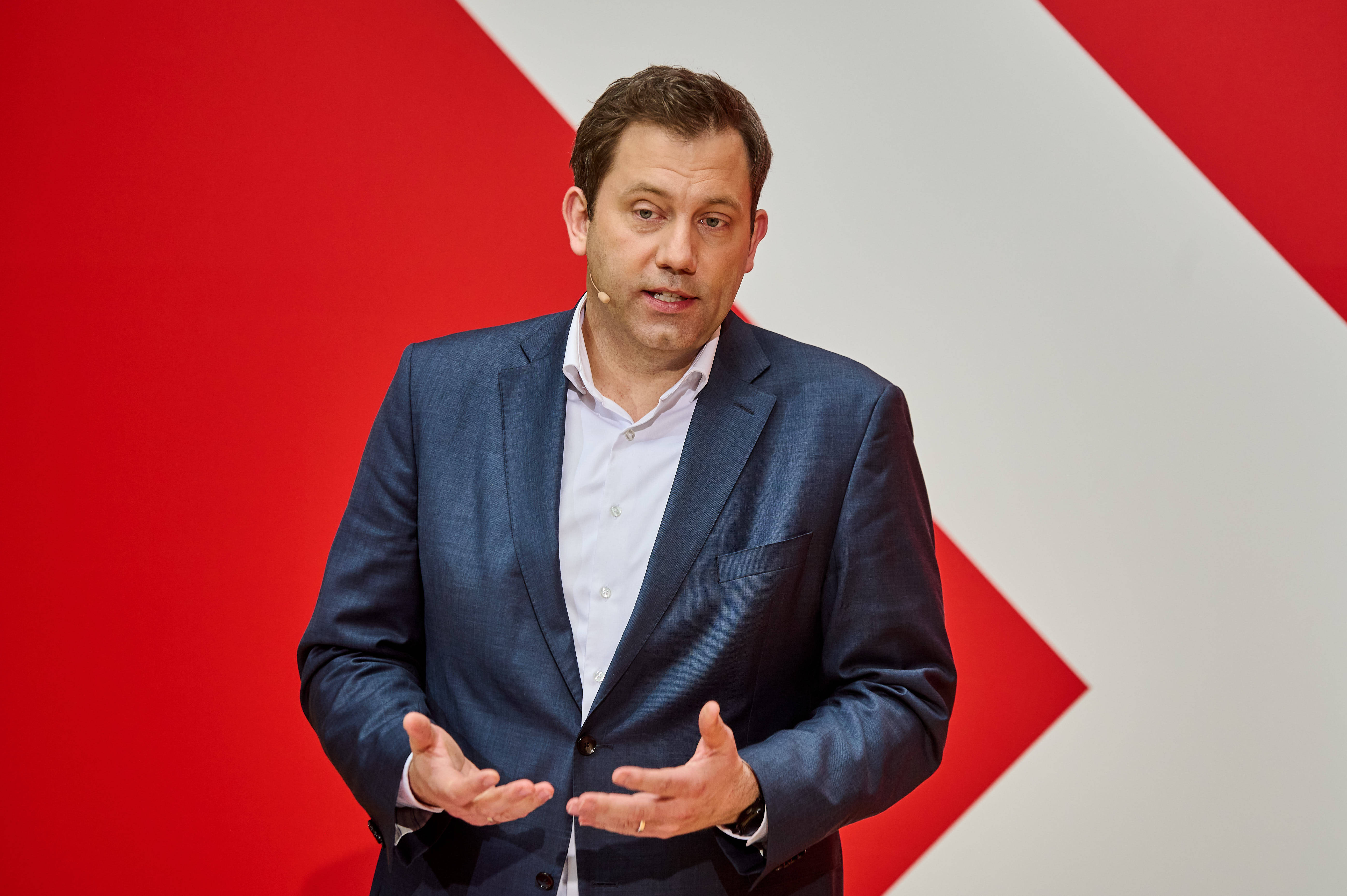 SPD-Chef Lars Klingbeil: „Nur aus einer Position der Stärke können wir die Hand ausstrecken. Nur aus einer Position der Stärke können wir für Frieden und Menschenrechte eintreten.“