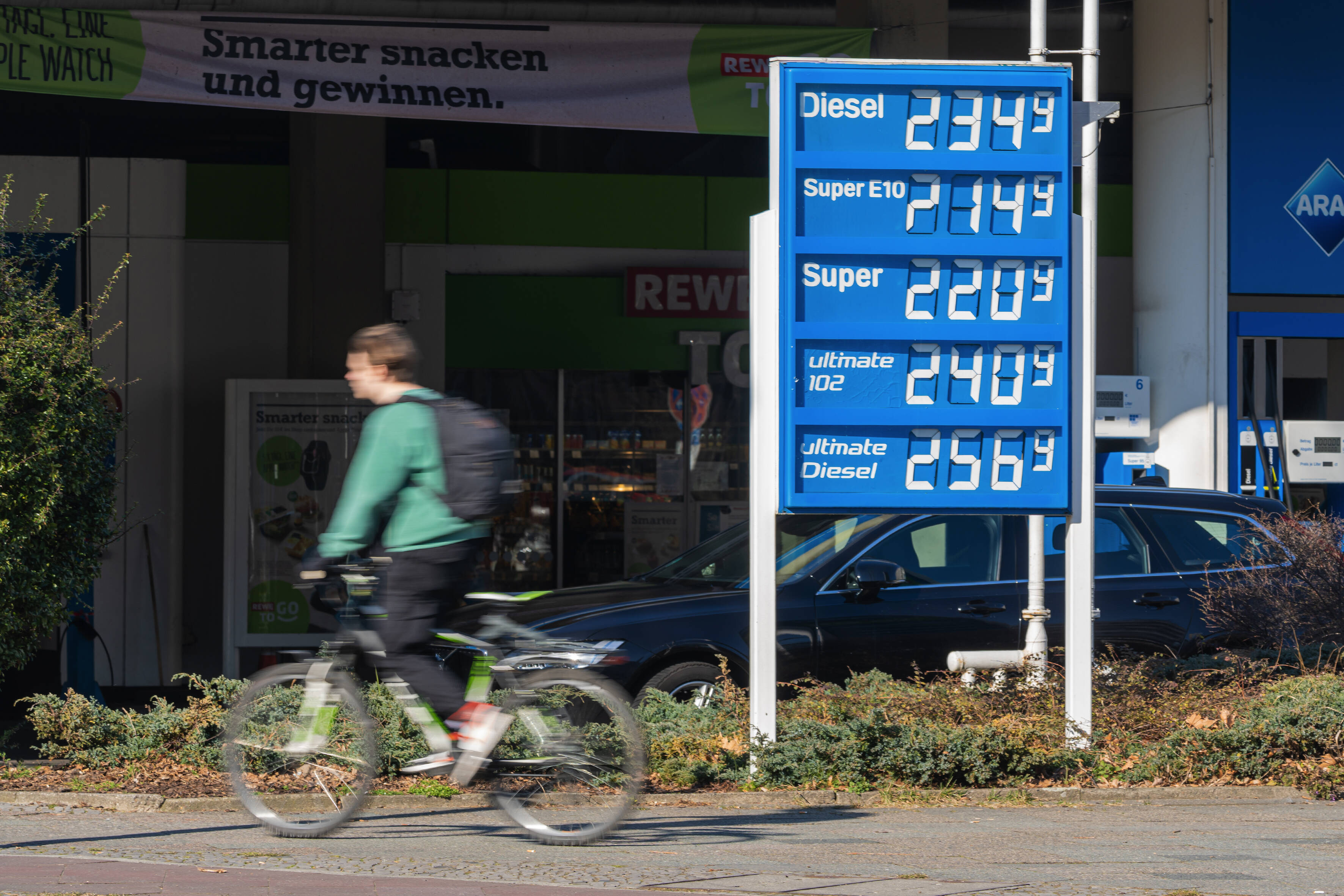 Entlastung an der Zapfsäule: Die Bundesregierung reduziert befristet für drei Monate den Benzinpreis.