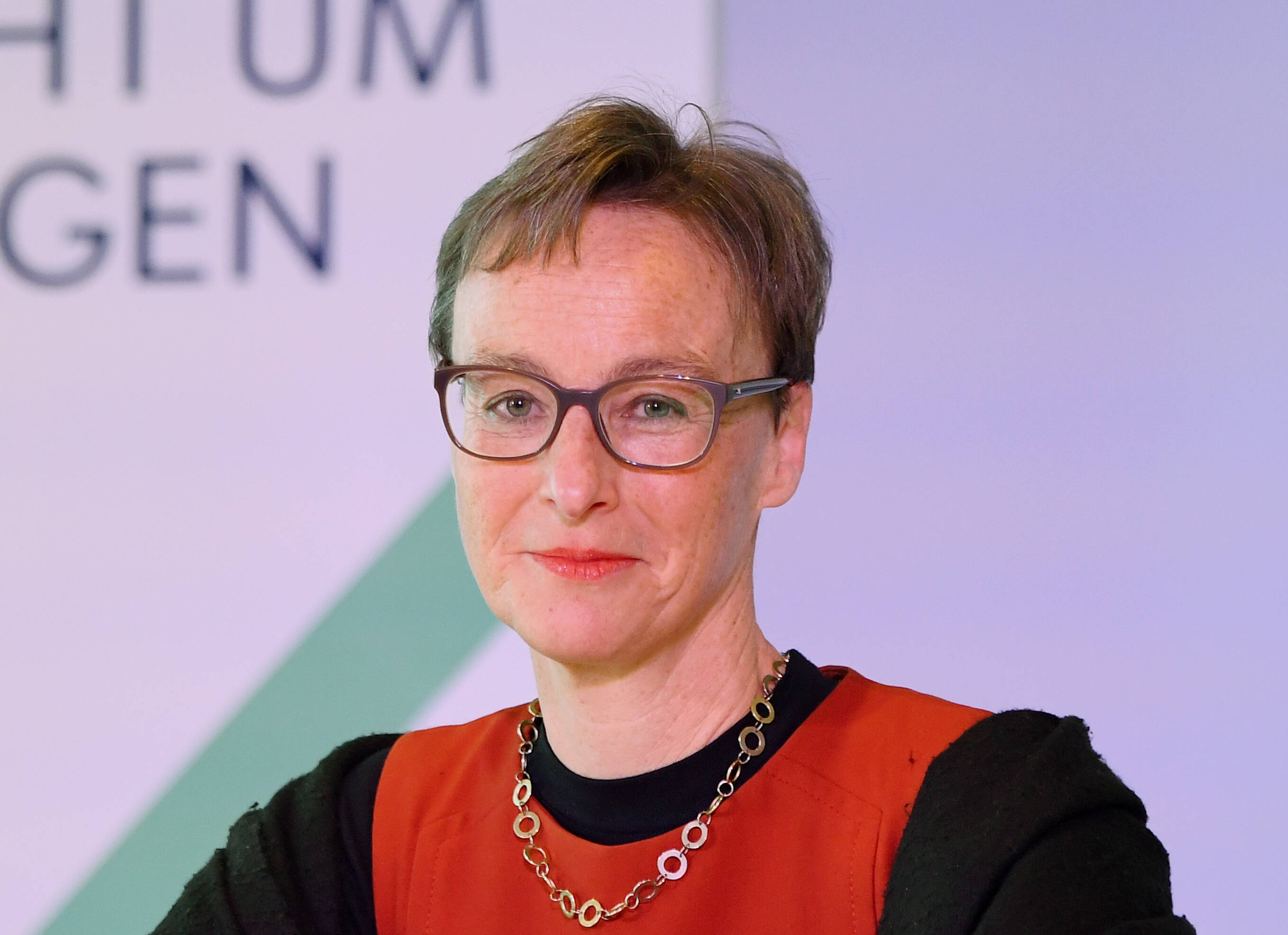 SPD-Kandidatin Sofie Geisel will Oberbürgermeisterin von Tübingen werden.