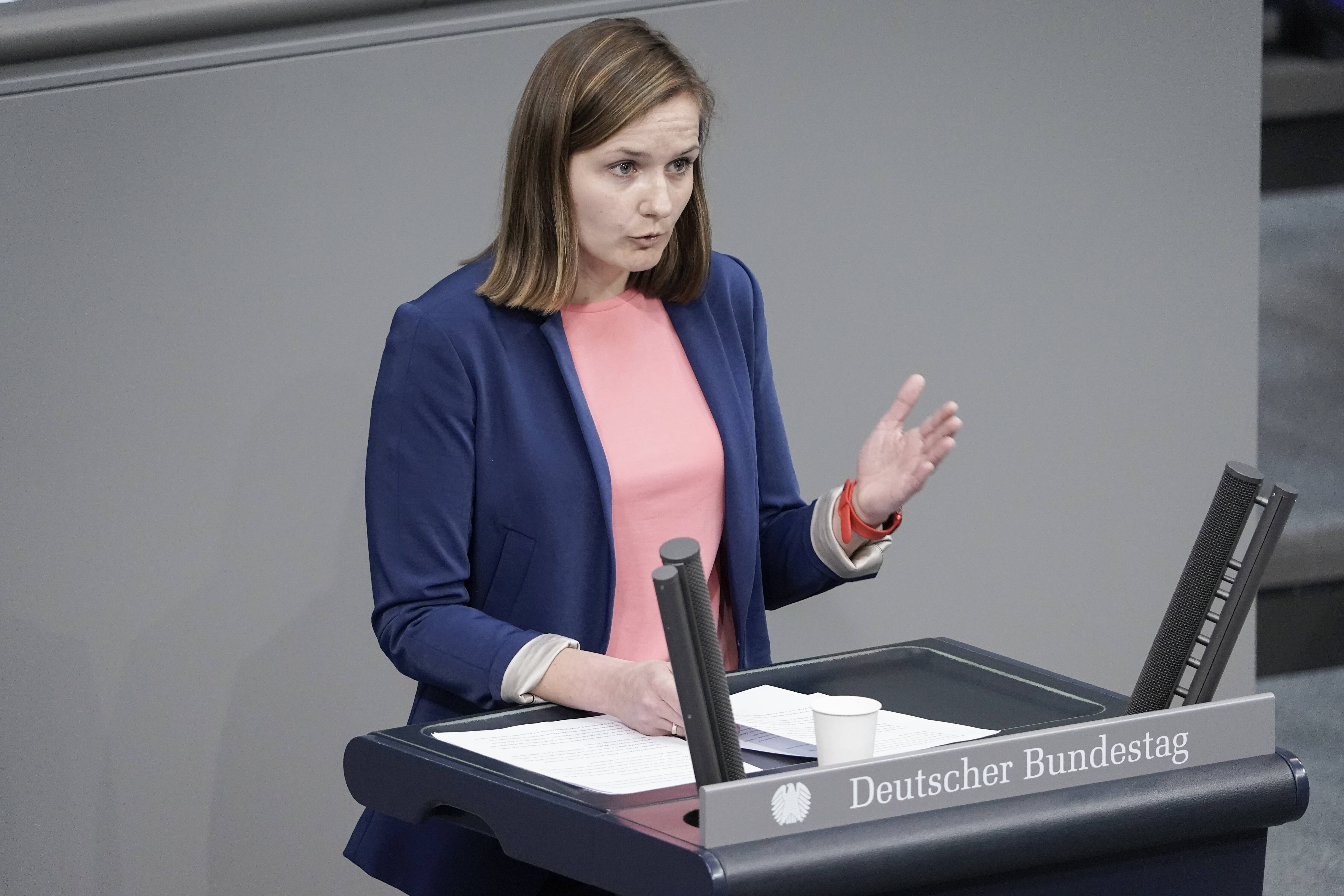 Die SPD-Bundestagsabgeordnete Zanda Martens erklärt die Forderung nach einem Mietenstopp.