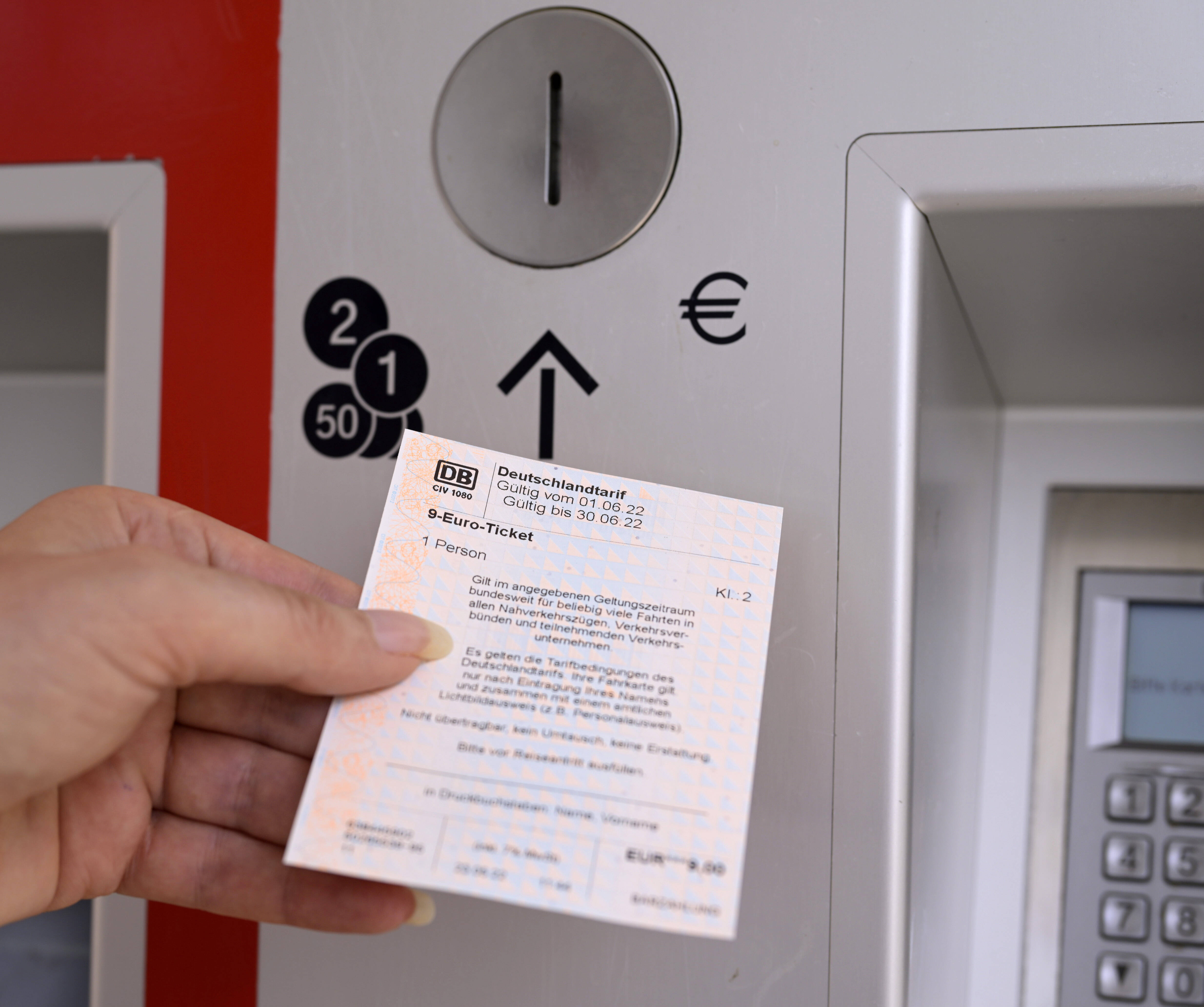 Schon jetzt erhältlich, ab Juni gültig: Das 9-Euro-Ticket.