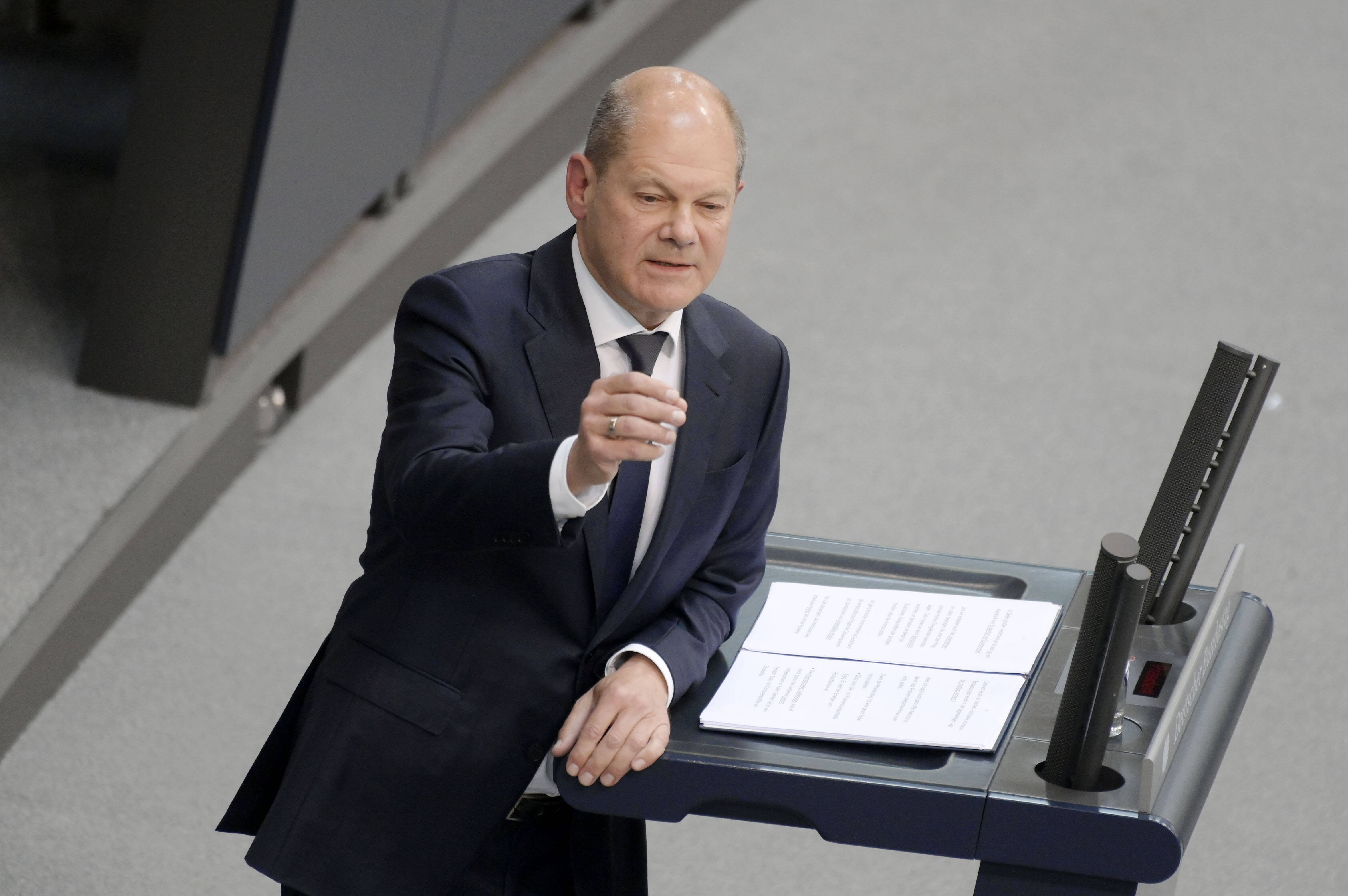 In der Offensive: Bei der Generaldebatte im Bundestag am 1. Juni 2022 nimmt sich ein kämpferischer Kanzler Scholz die Opposition von CDU und CSU vor.