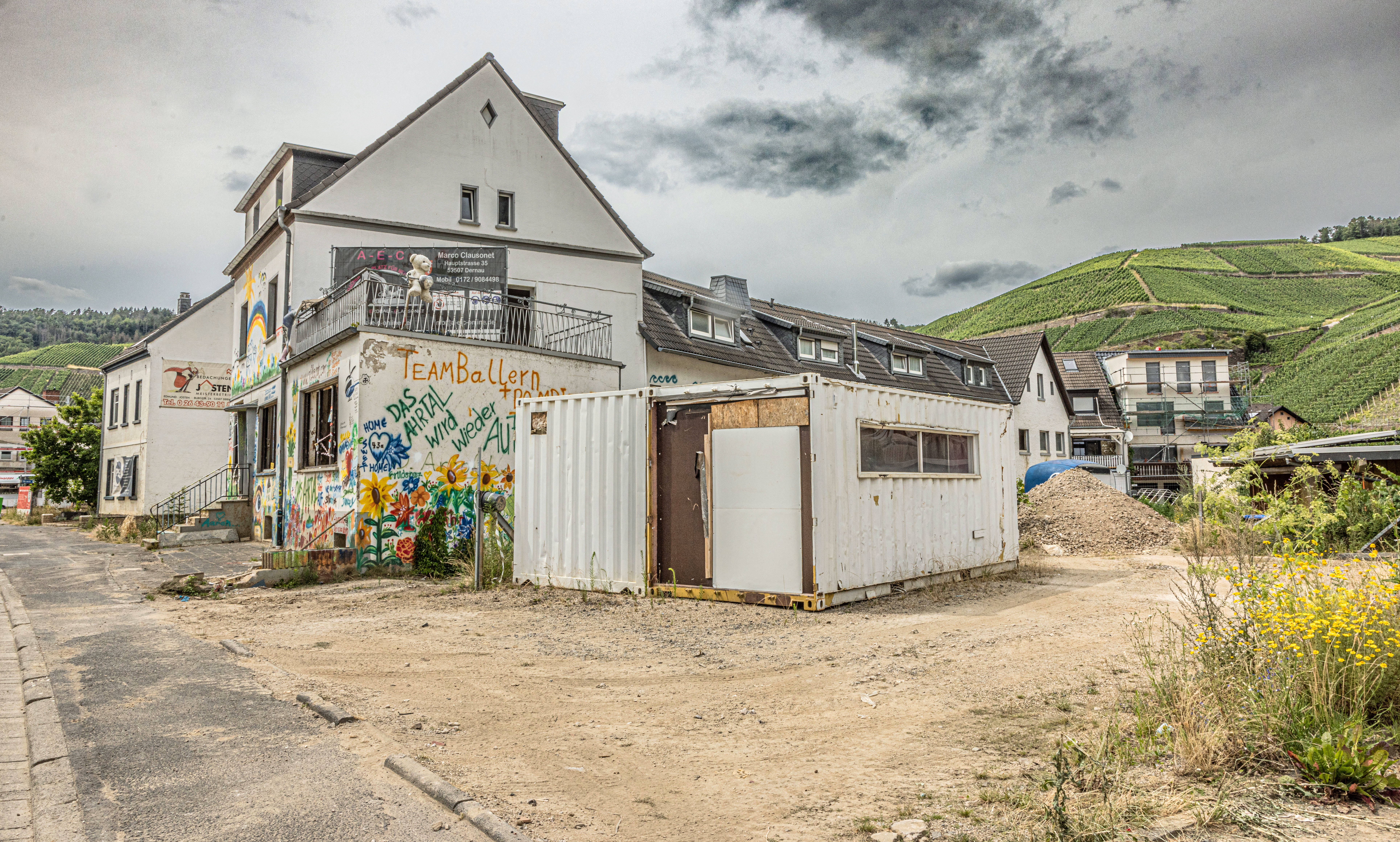 Nach der Flutkatastrophe im vergangen Jahr war die Zerstörung, aber auch die Solidarität im Ahrtal groß.