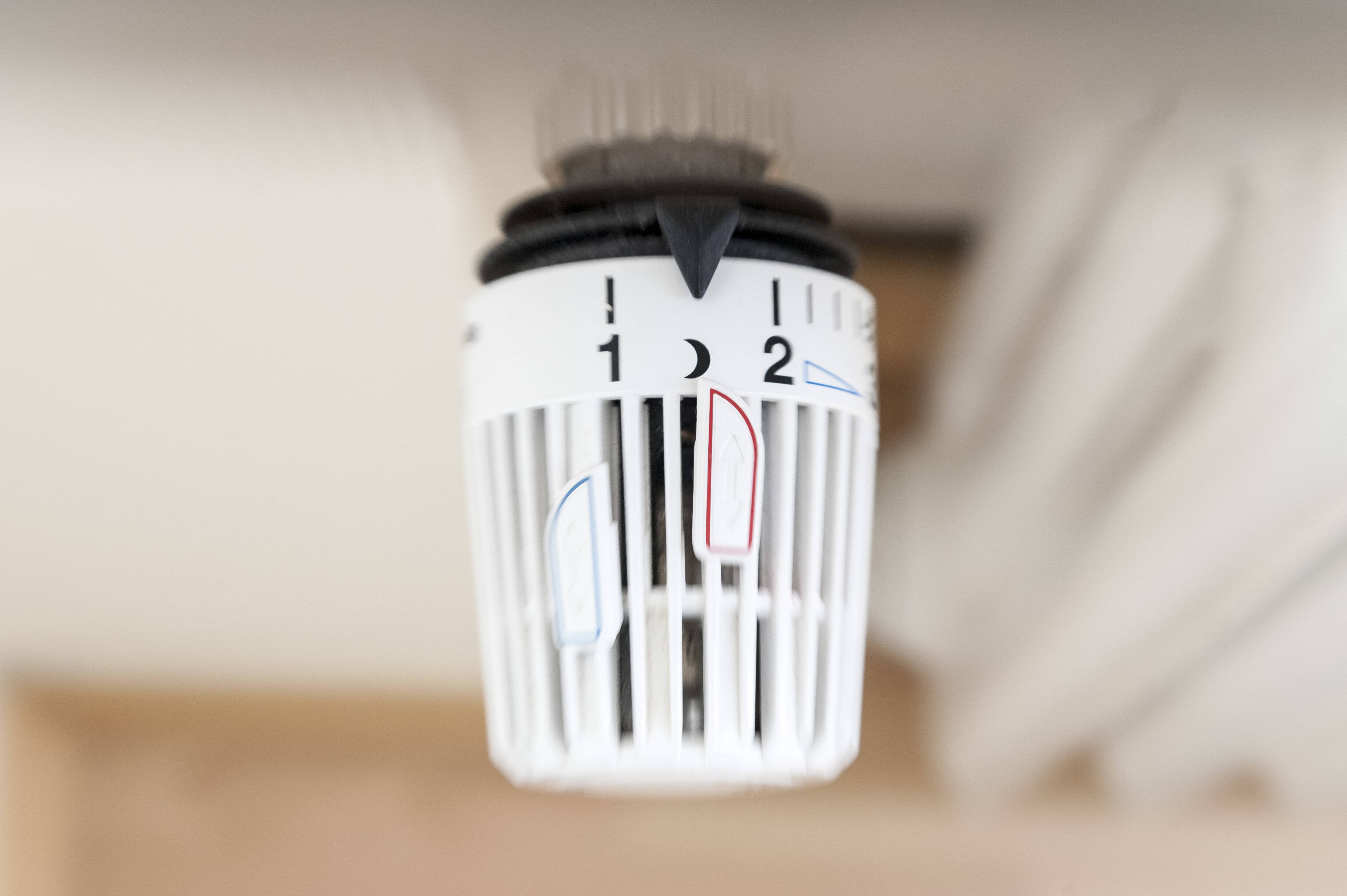 Gegen steigende Kosten: Auch Menschen, die mit Öl der Pellets heizen, sollen nun eine Entlastung bekommen.
