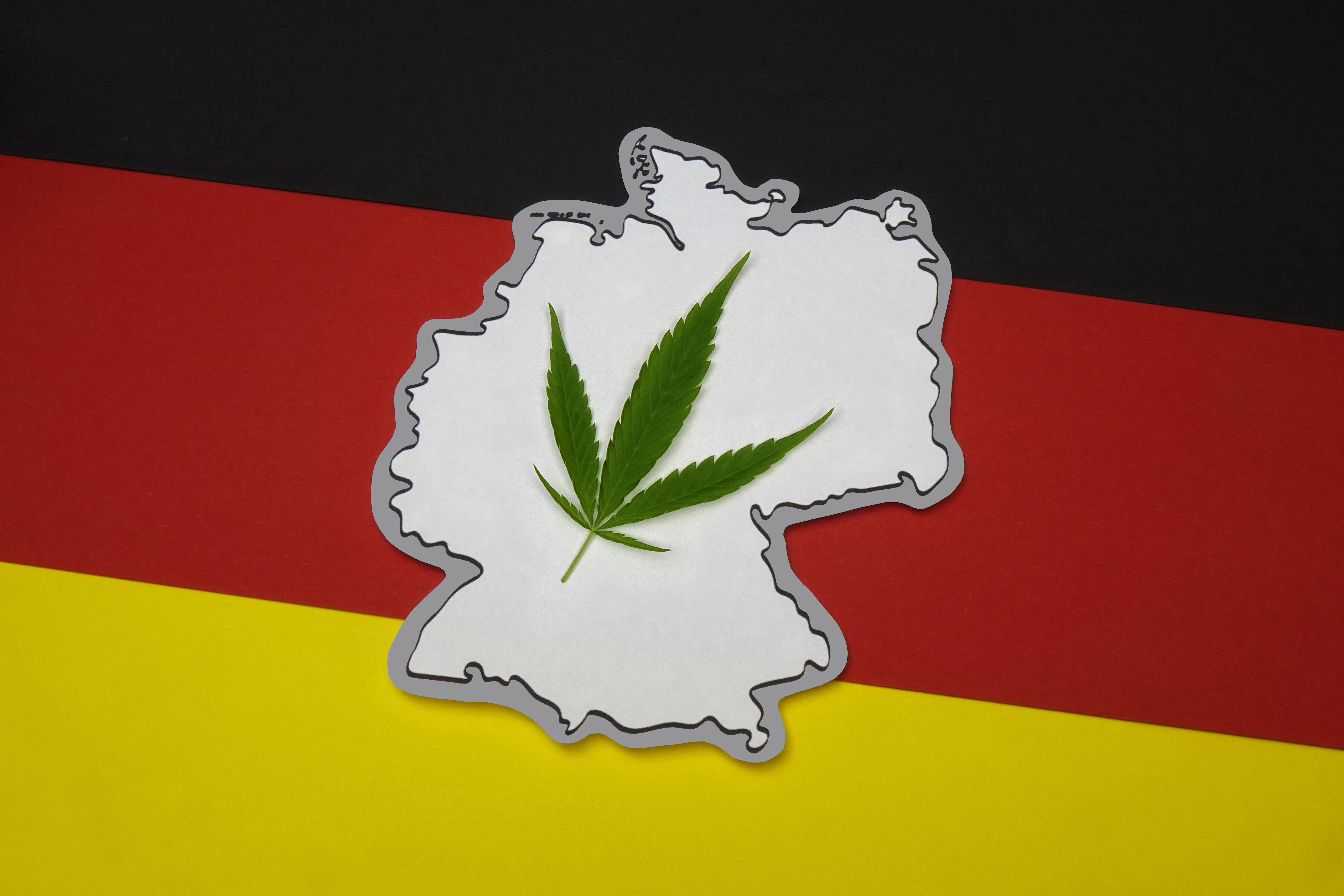 Ein langer Weg: Deutschland will den Cannabis-Konsum legalisieren, doch die EU könnte Berlin hier noch einen Strich durch die Rechnung machen.