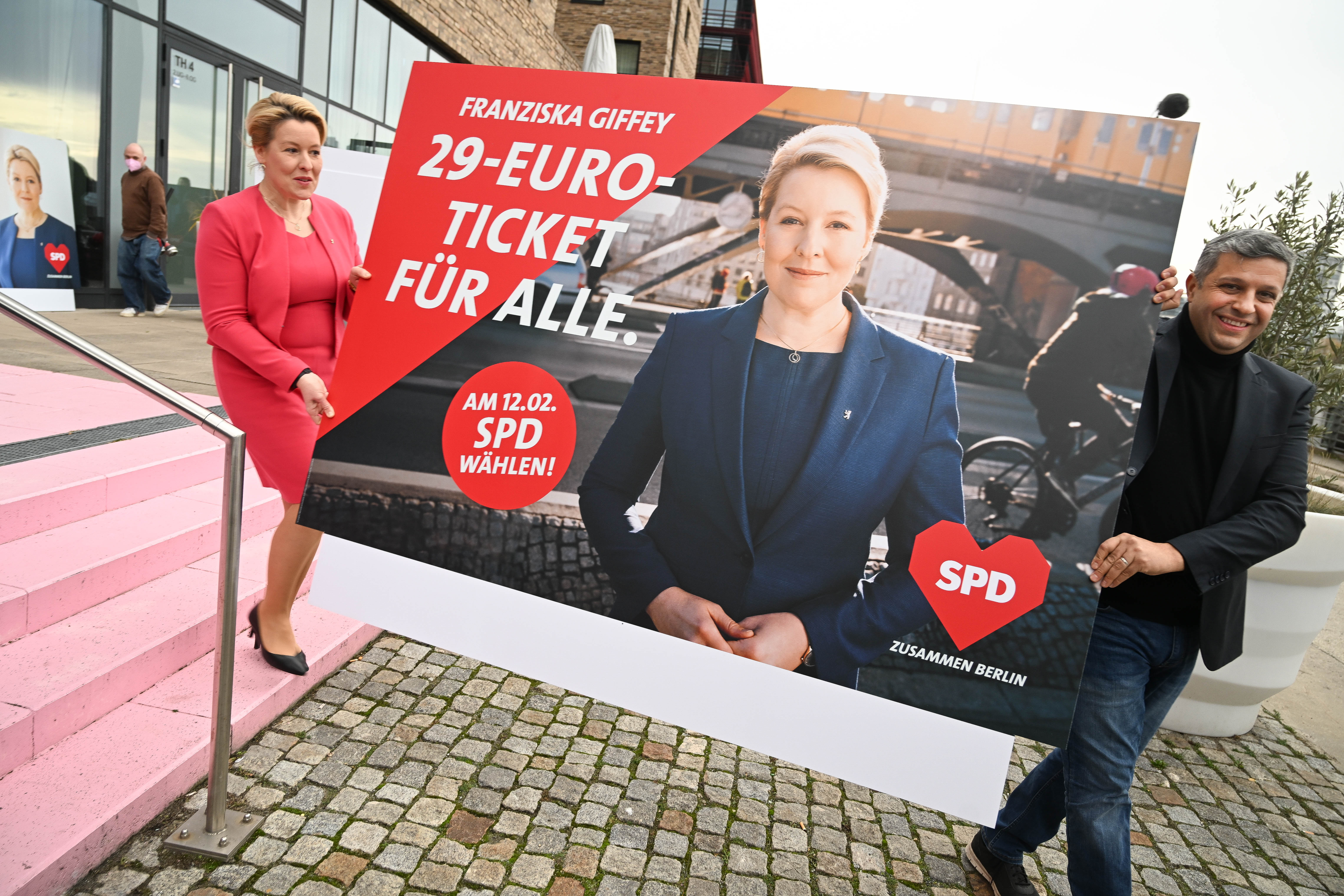 Im Wahlkampfmodus: Die Berliner SPD-Landesvorsitzenden Franziska Giffey und Raed Saleh bereiten sich auf die kommende Wahlwiederholung in Berlin vor.
