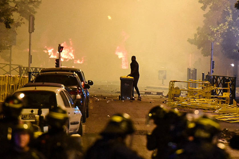 Ausschreitungen in Nanterre Ende Juni: Die Koppelung von Gewaltbereitschaft und sozialer Perspektivlosigkeit ist ein altbekanntes Phänomen, nicht nur in Frankreich.