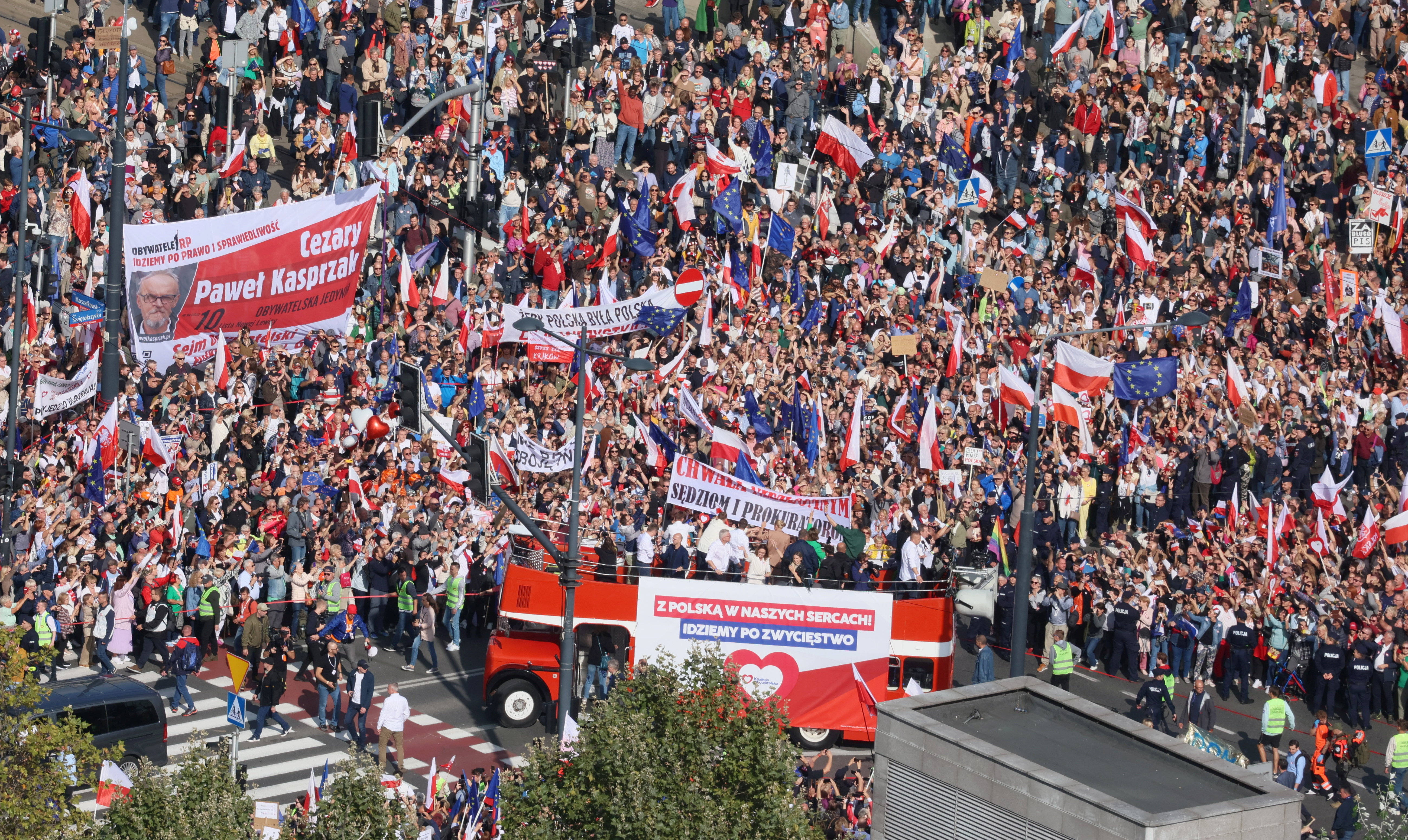Beim „Marsch von einer Million Herzen“, zu dem die Opposition um Donald Tusk am 1. Oktober in Warschau aufgerufen hat, gingen bis zu eine Million Polinnen und Polen auf die Straße