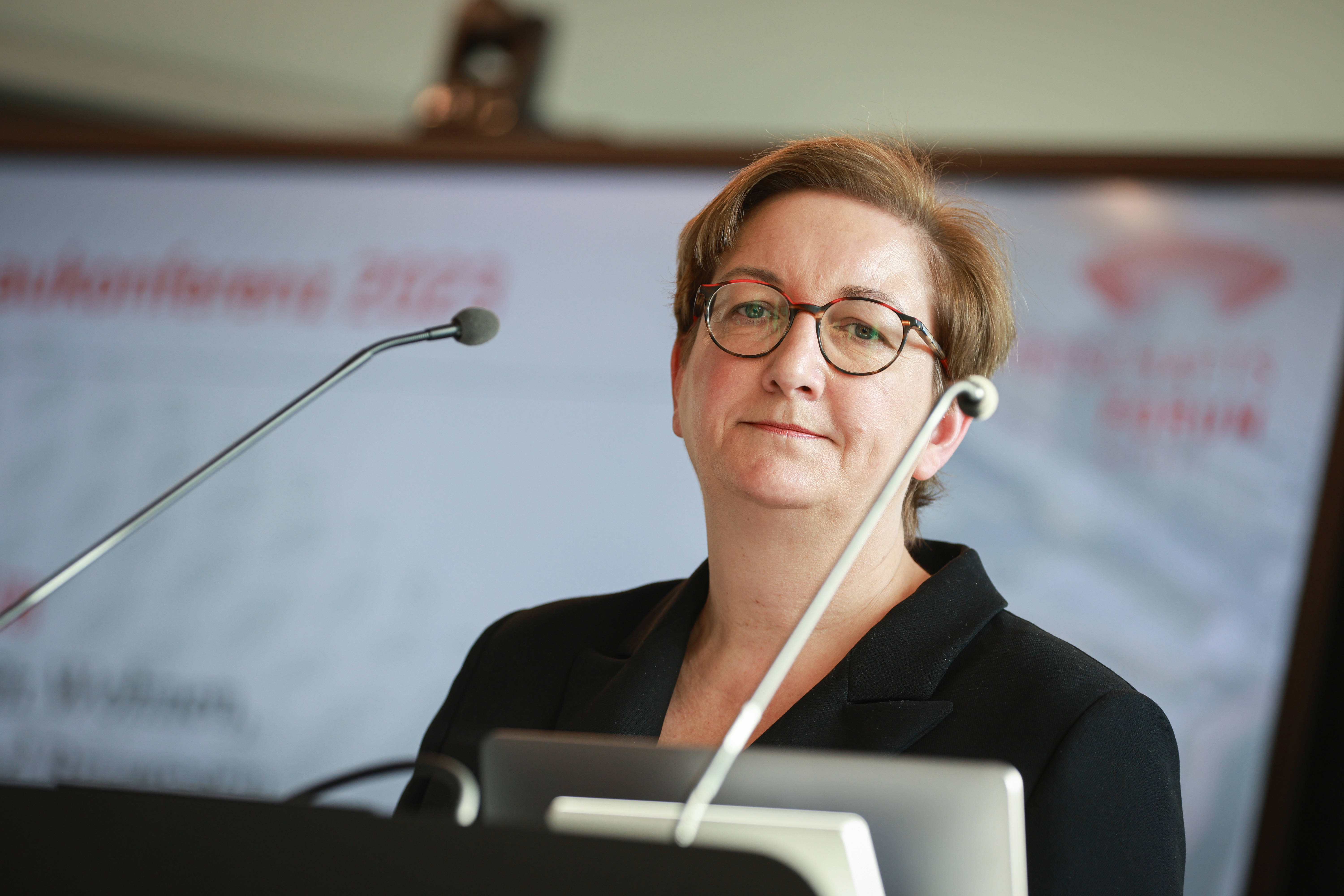 Müssen wieder einfacher und billiger bauen, sagt Bundesbauministerin Klara Geywitz auf der Wohnungsbau-Konferenz  