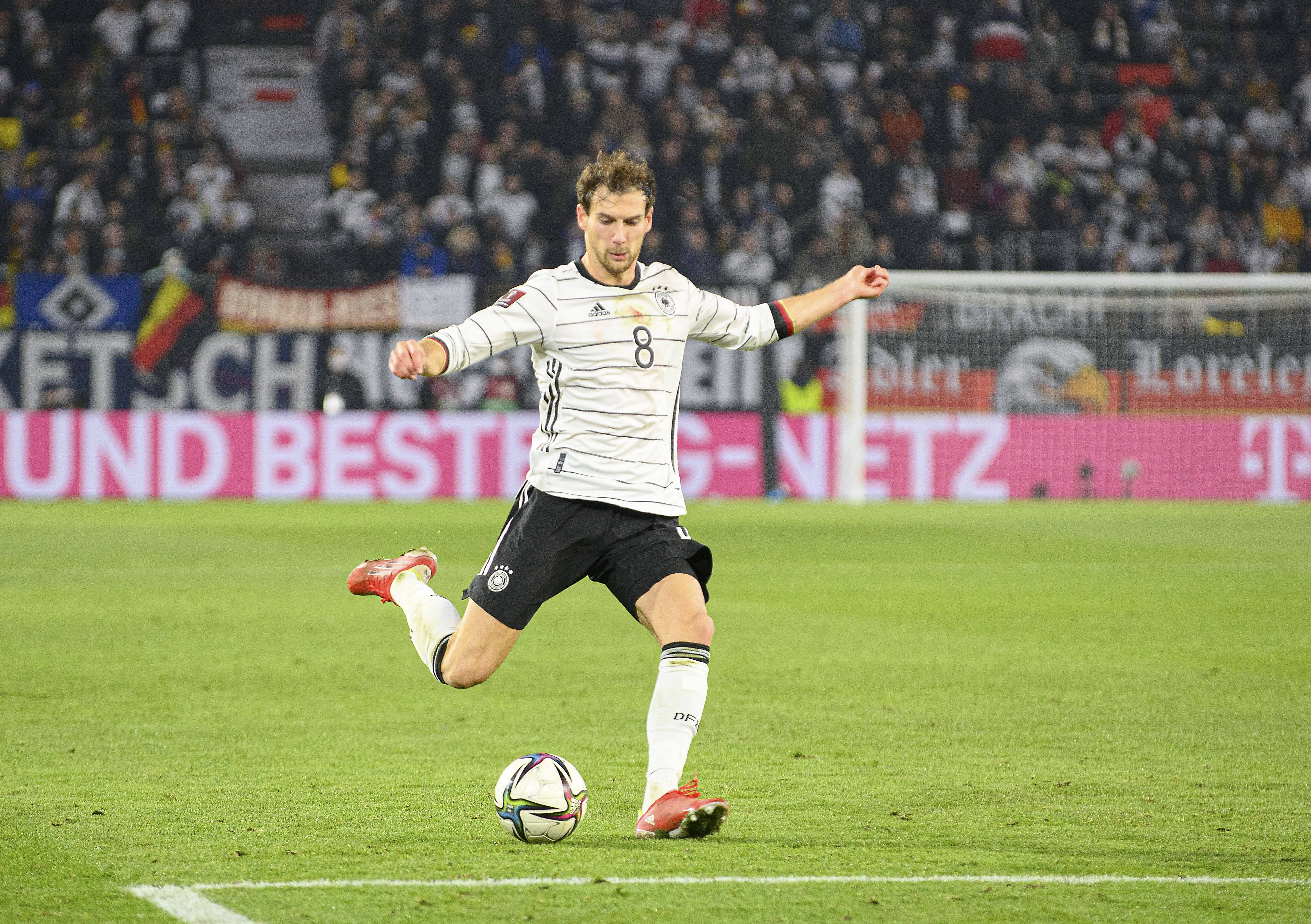 Einer von vielen Prominenten in der Bundesversammlung: Fußball-Nationalspieler Leon Goretzka wurde von der Bayern SPD nominiert.