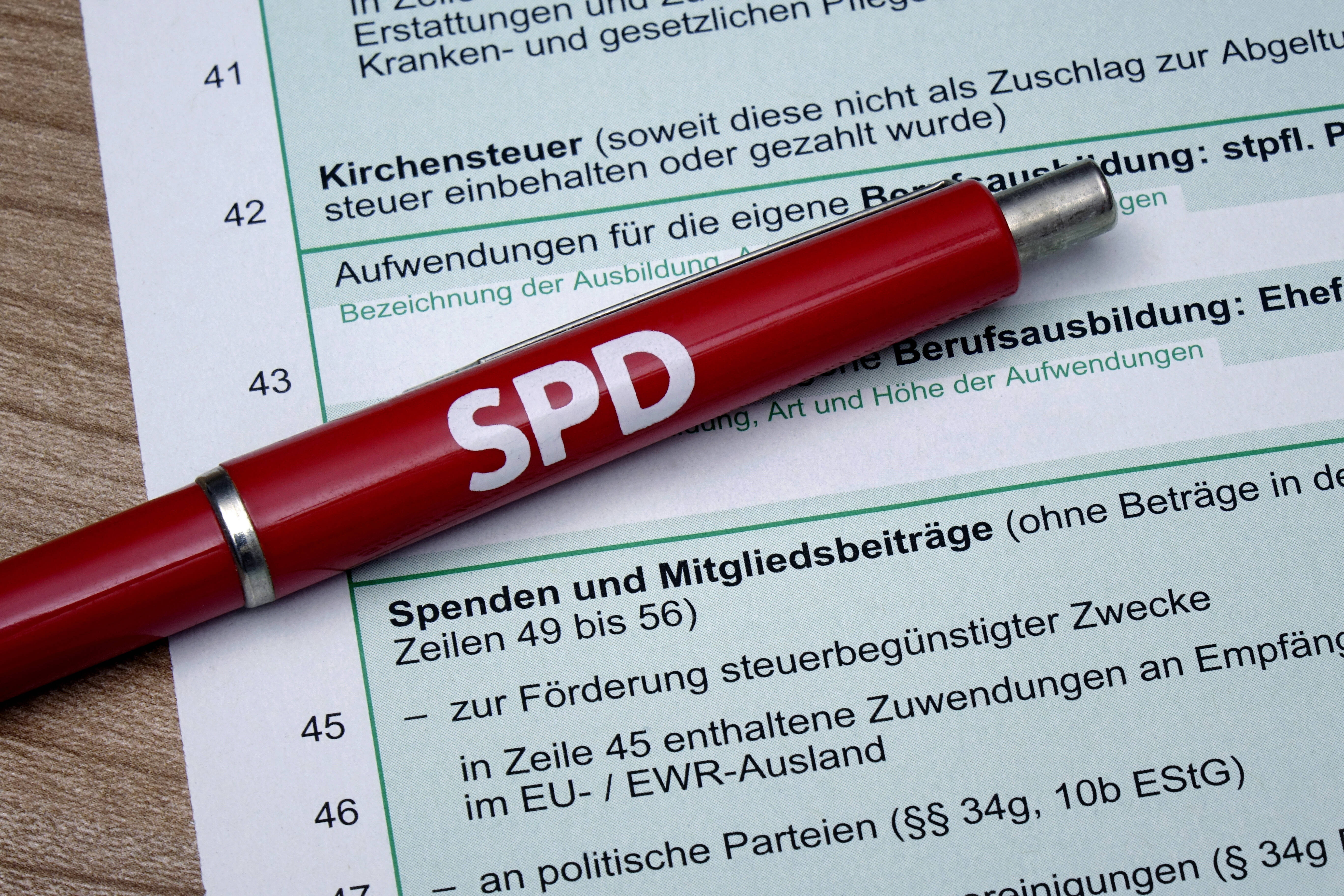 Die SPD finanziert sich hauptsächlich aus kleinen Einzelspenden und Mitgliedsbeiträgen.