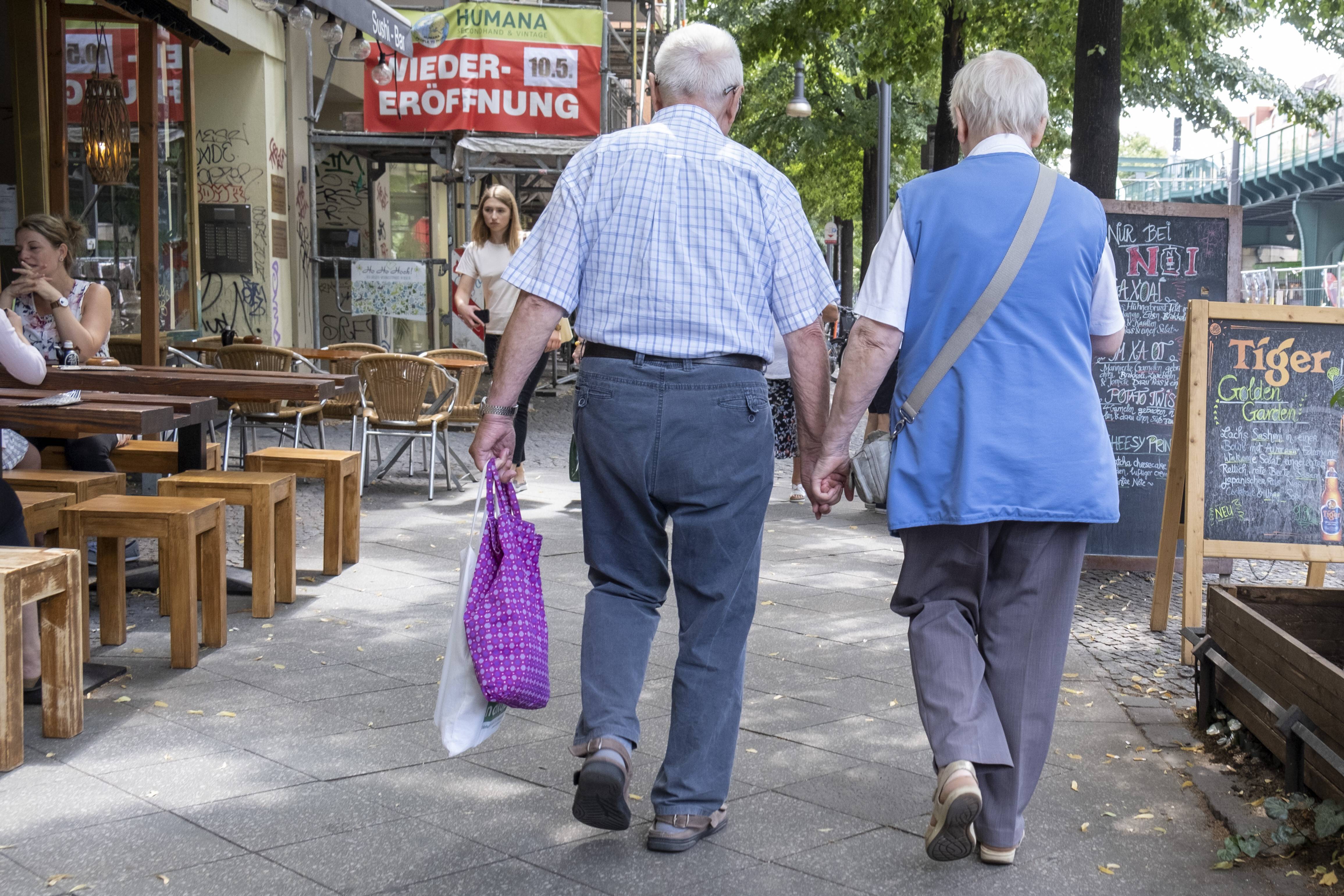 Im Zeitplan: Die Grundrente soll zum 1. Januar 2021 eingeführt werden, 1,4 Millionen Renter*innen profitieren.