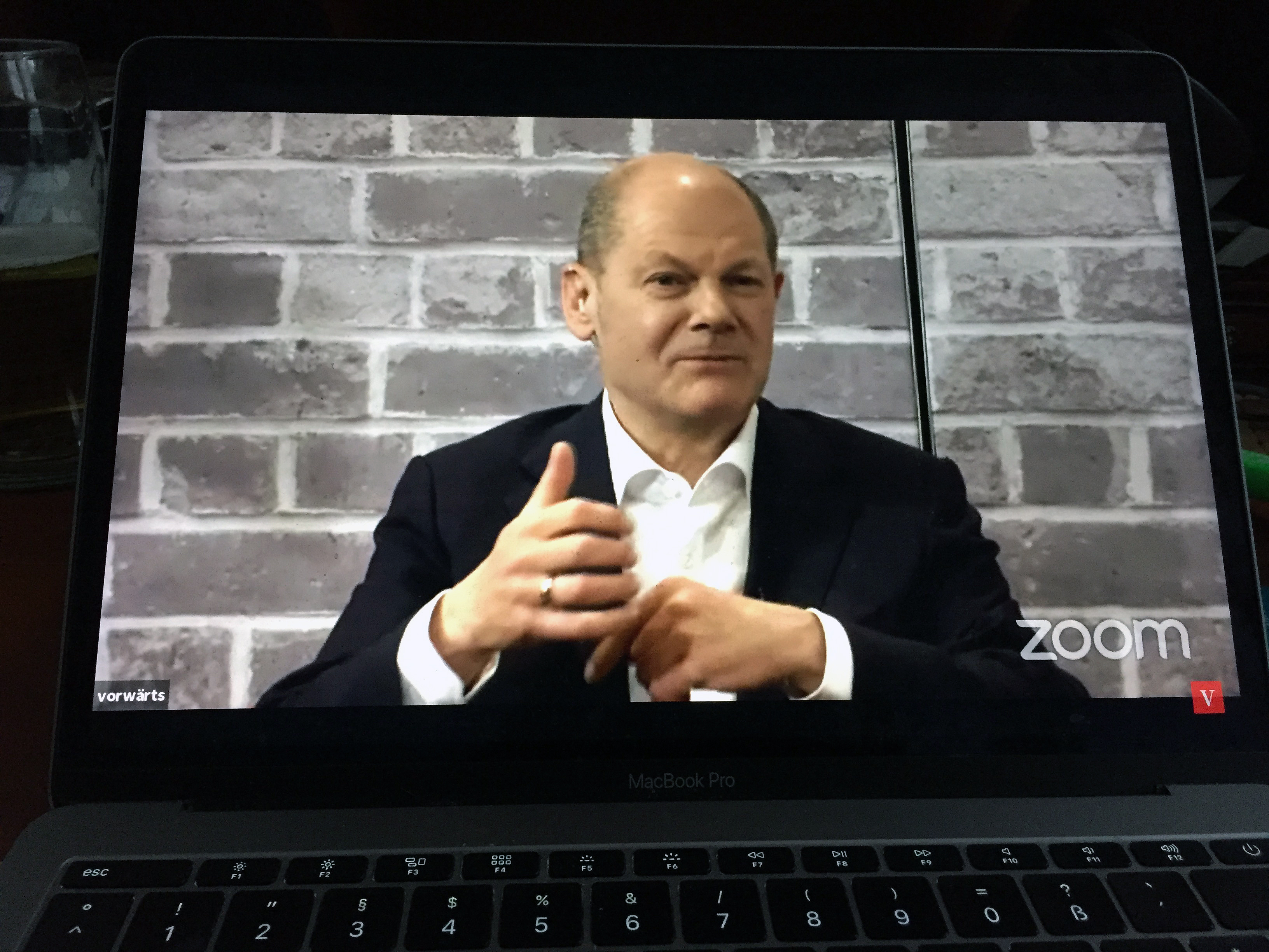 vorwärts-Digitalkonferenz mit SPD-Kanzlerkandidat Olaf Scholz: „Wir brauchen ein umarmenswertes Bild von der Zukunft.“