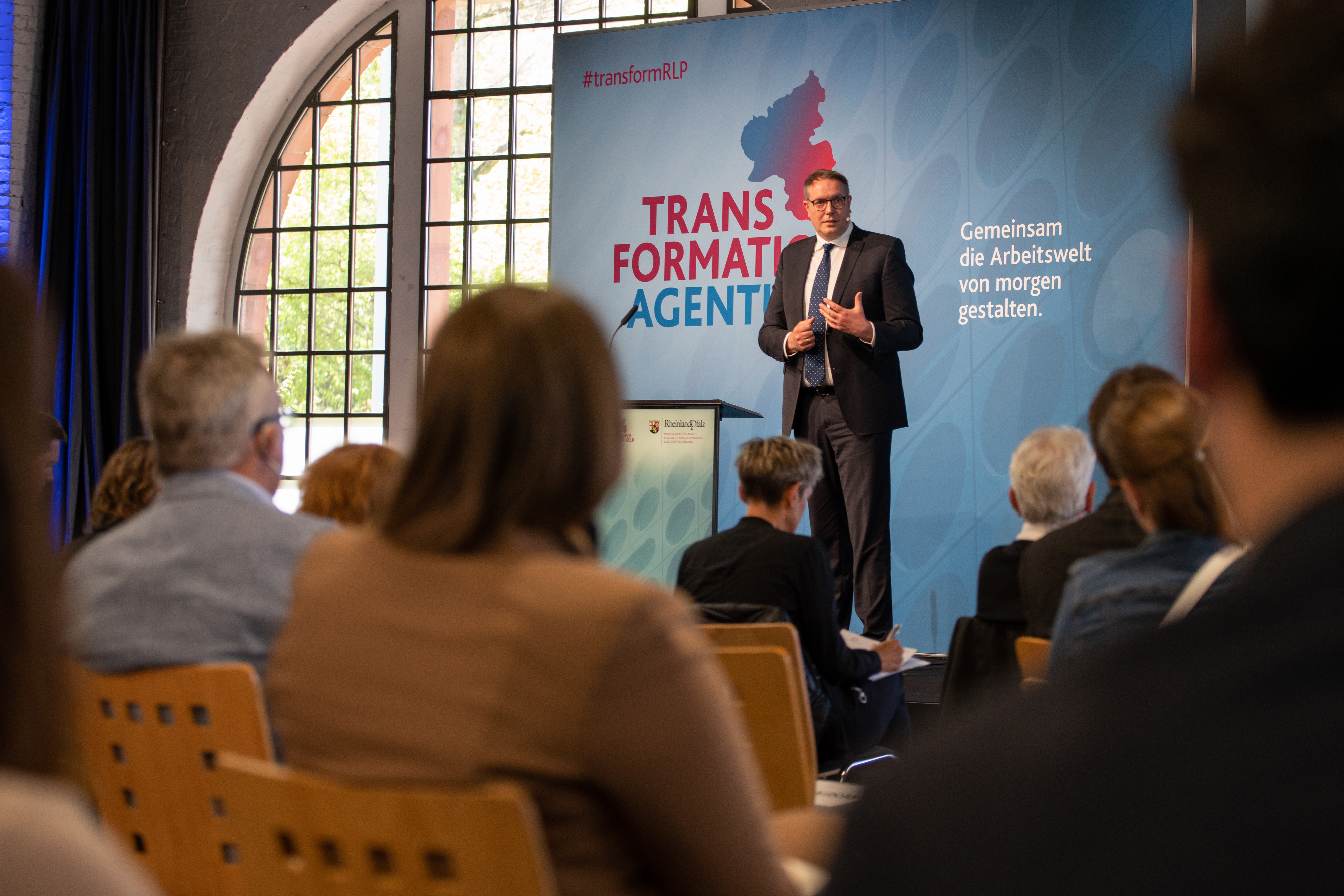 Will Beschäftigte und Unternehmen in der Transformation nicht allein lassen: Alexander Schweitzer, Transformationsminister von Rheinland-Pfalz